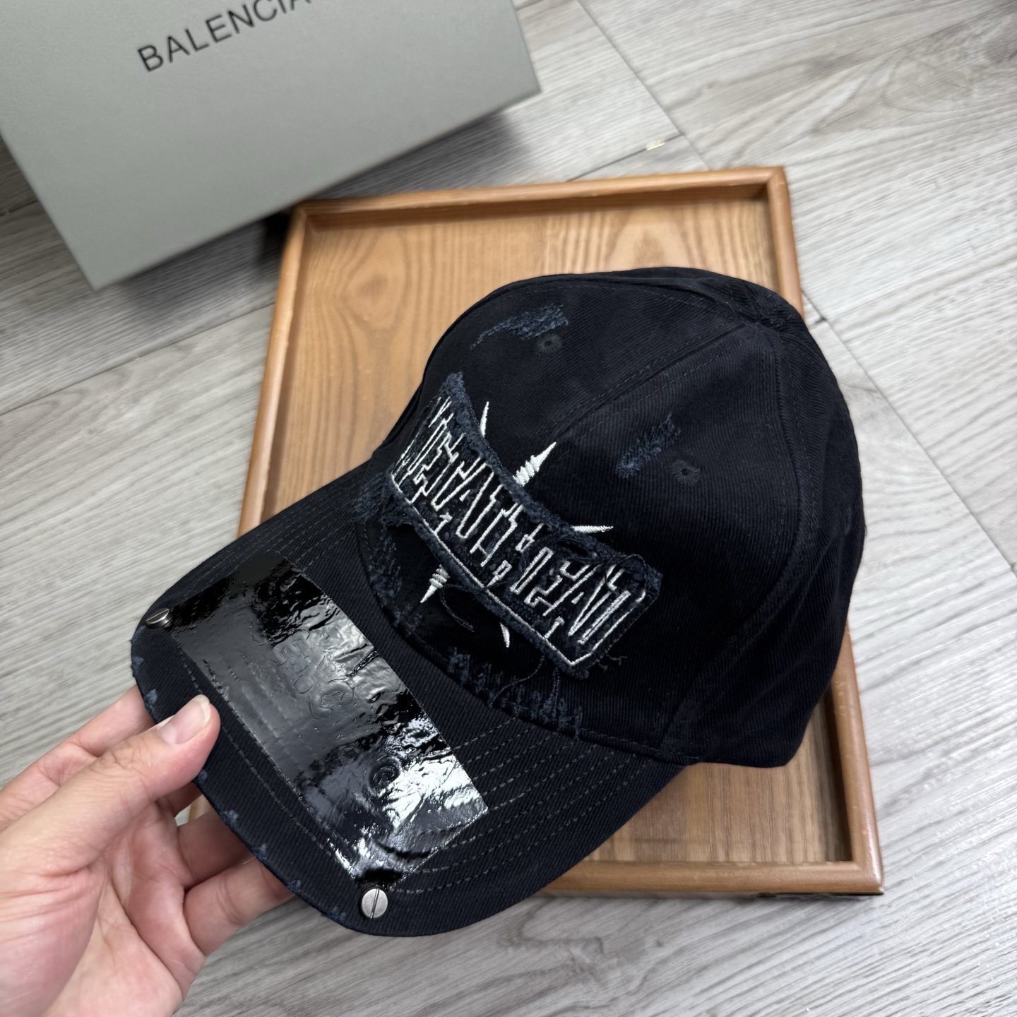 。BA。巴黎世家。【配防尘袋】新品棒球帽！材质：纯棉！透气性好！春天挡风，夏天防晒必备单品！颜色大气！款