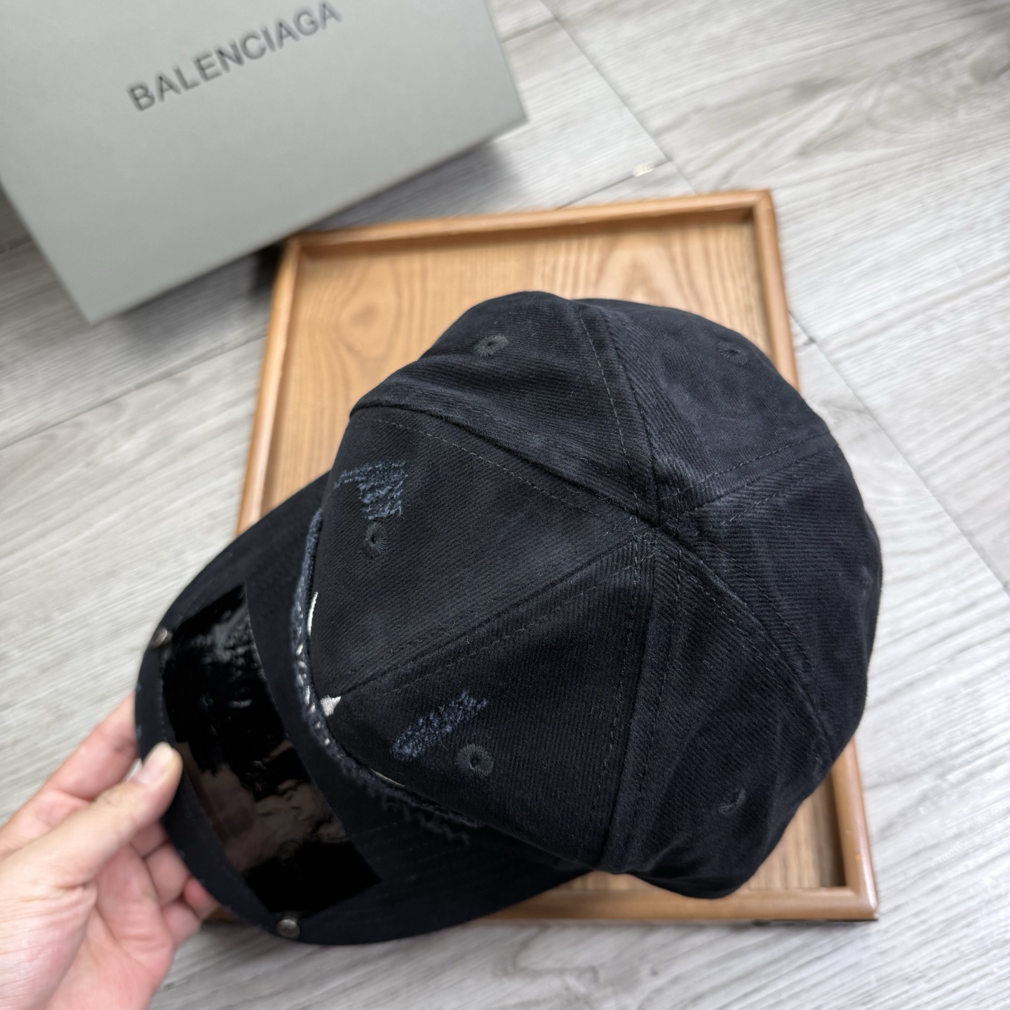 。BA。巴黎世家。【配防尘袋】新品棒球帽！材质：纯棉！透气性好！春天挡风，夏天防晒必备单品！颜色大气！款