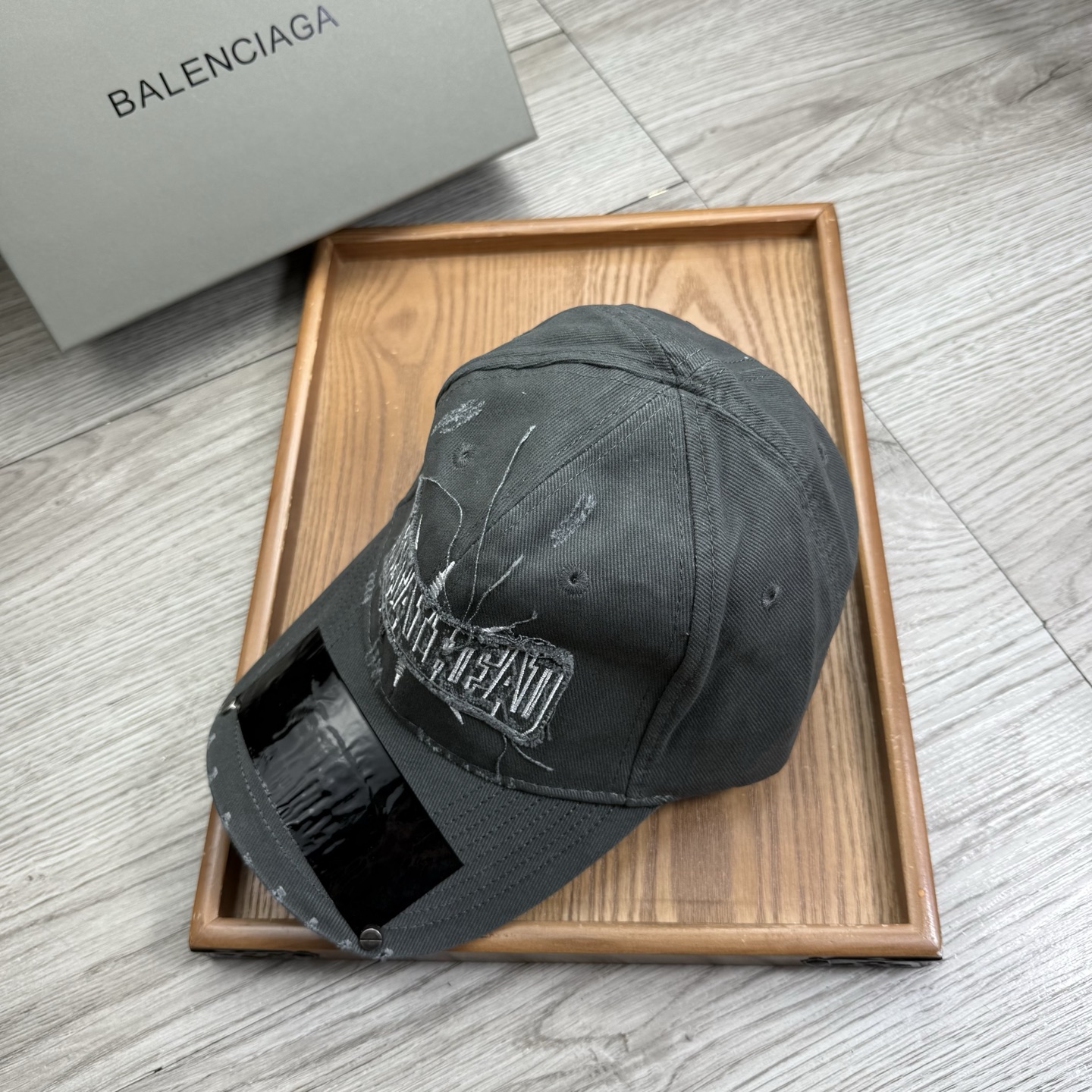 。BA。巴黎世家。【配防尘袋】新品棒球帽！材质：纯棉！透气性好！春天挡风，夏天防晒必备单品！颜色大气！款