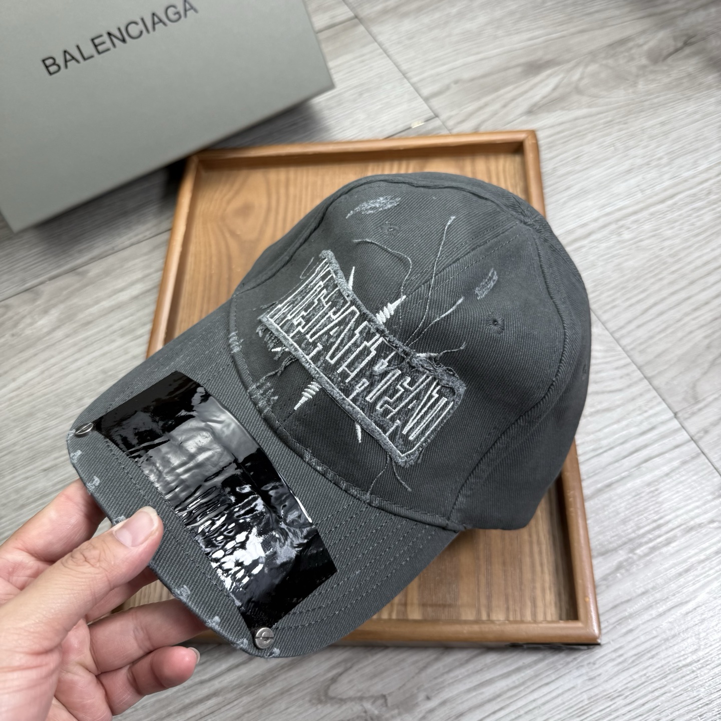 。BA。巴黎世家。【配防尘袋】新品棒球帽！材质：纯棉！透气性好！春天挡风，夏天防晒必备单品！颜色大气！款