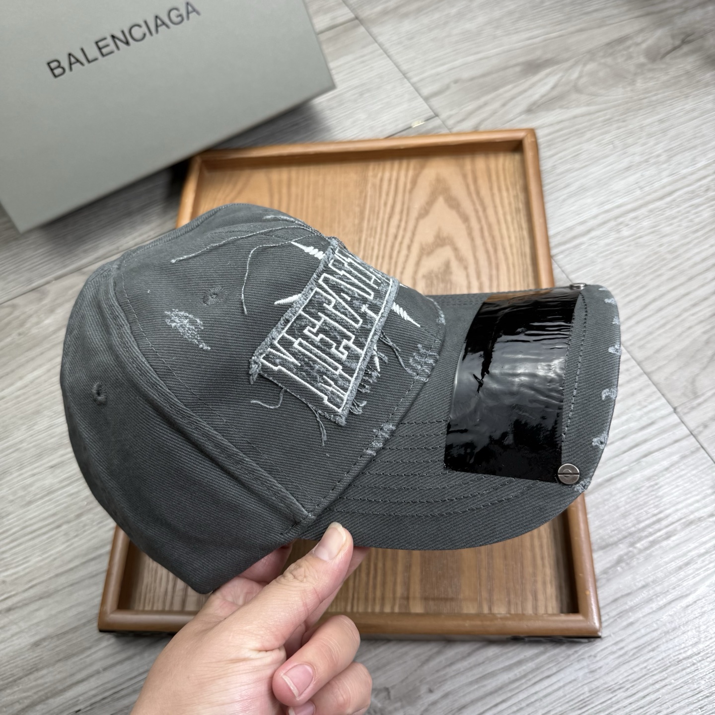 。BA。巴黎世家。【配防尘袋】新品棒球帽！材质：纯棉！透气性好！春天挡风，夏天防晒必备单品！颜色大气！款