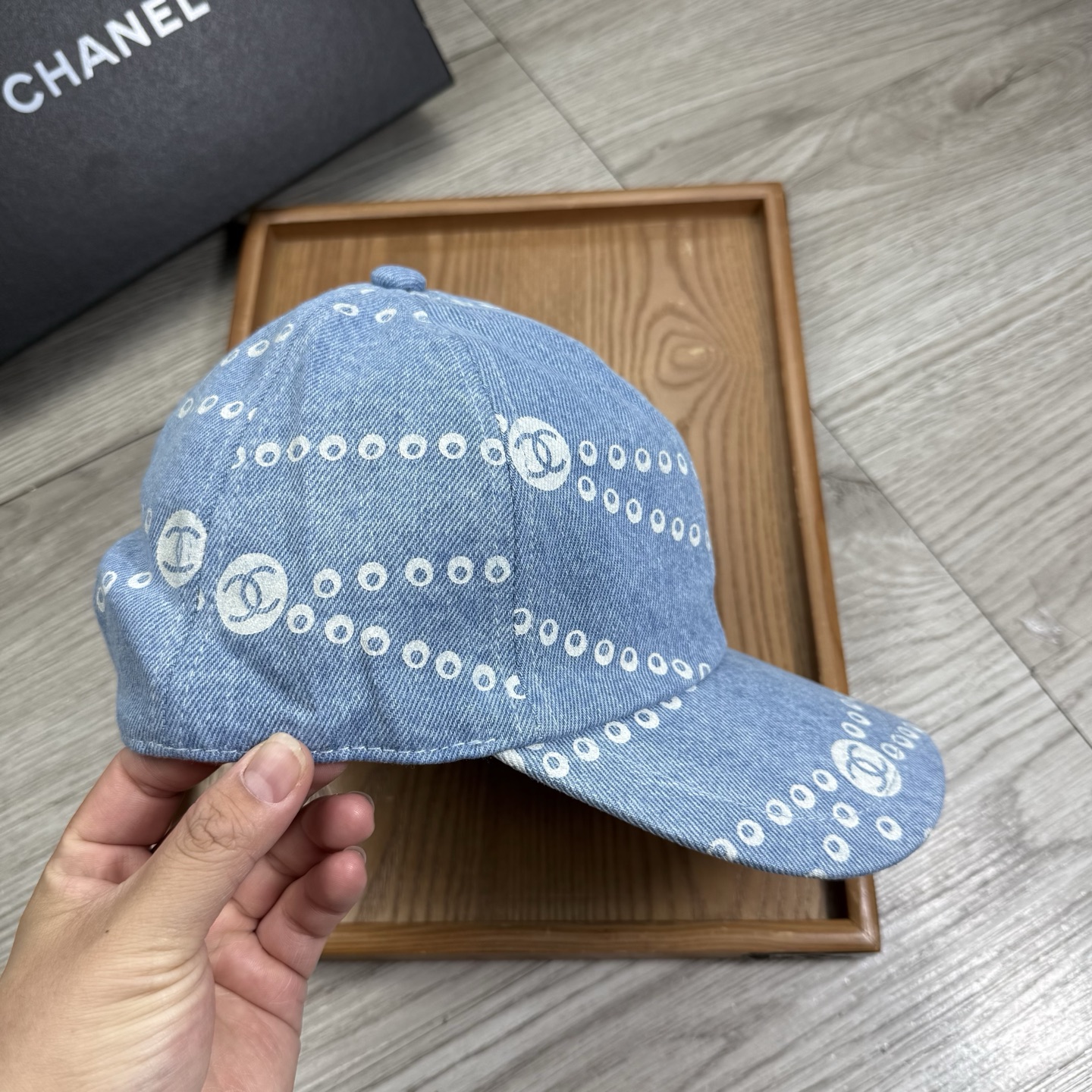 。C家。【配防尘袋】新品棒球帽！材质：纯棉！透气性好！春天挡风，夏天防晒必备单品！颜色大气！款式新颖别致