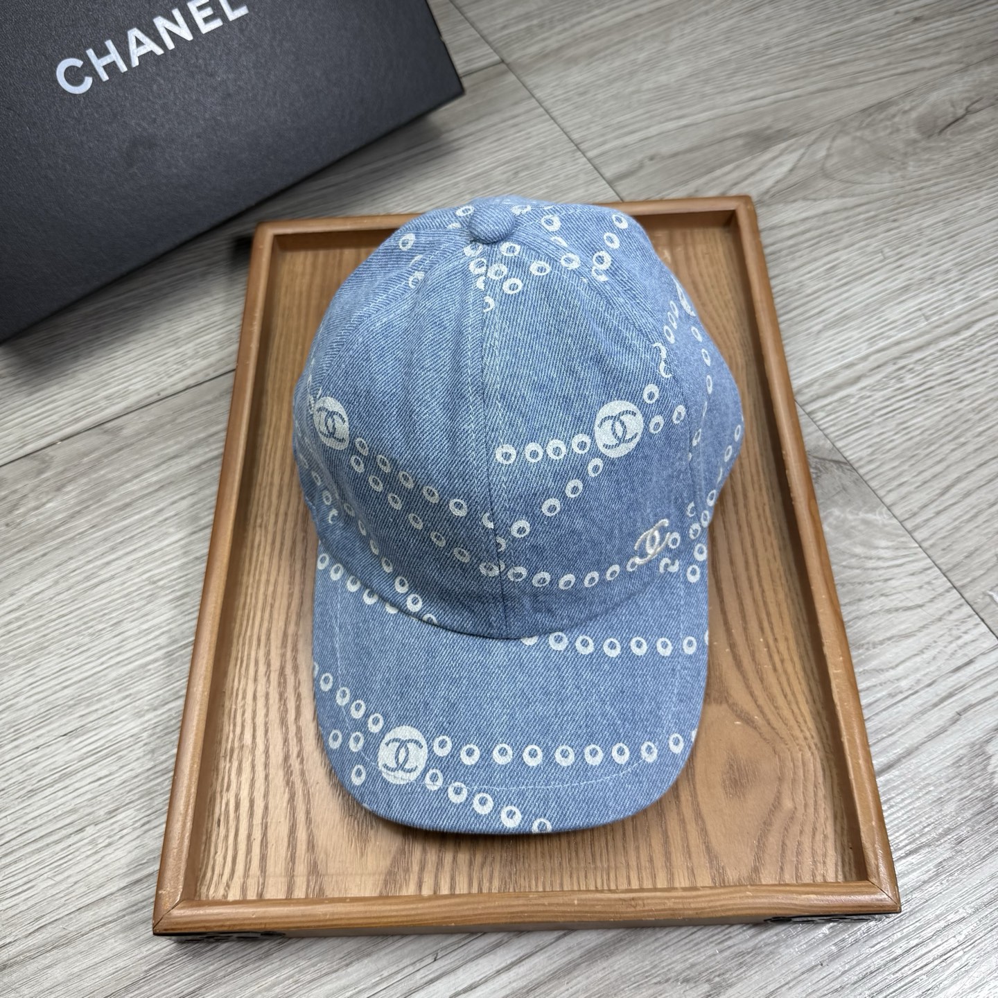 。C家。【配防尘袋】新品棒球帽！材质：纯棉！透气性好！春天挡风，夏天防晒必备单品！颜色大气！款式新颖别致