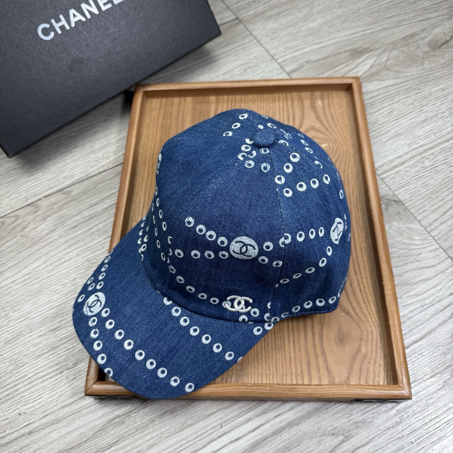。C家。【配防尘袋】新品棒球帽！材质：纯棉！透气性好！春天挡风，夏天防晒必备单品！颜色大气！款式新颖别致