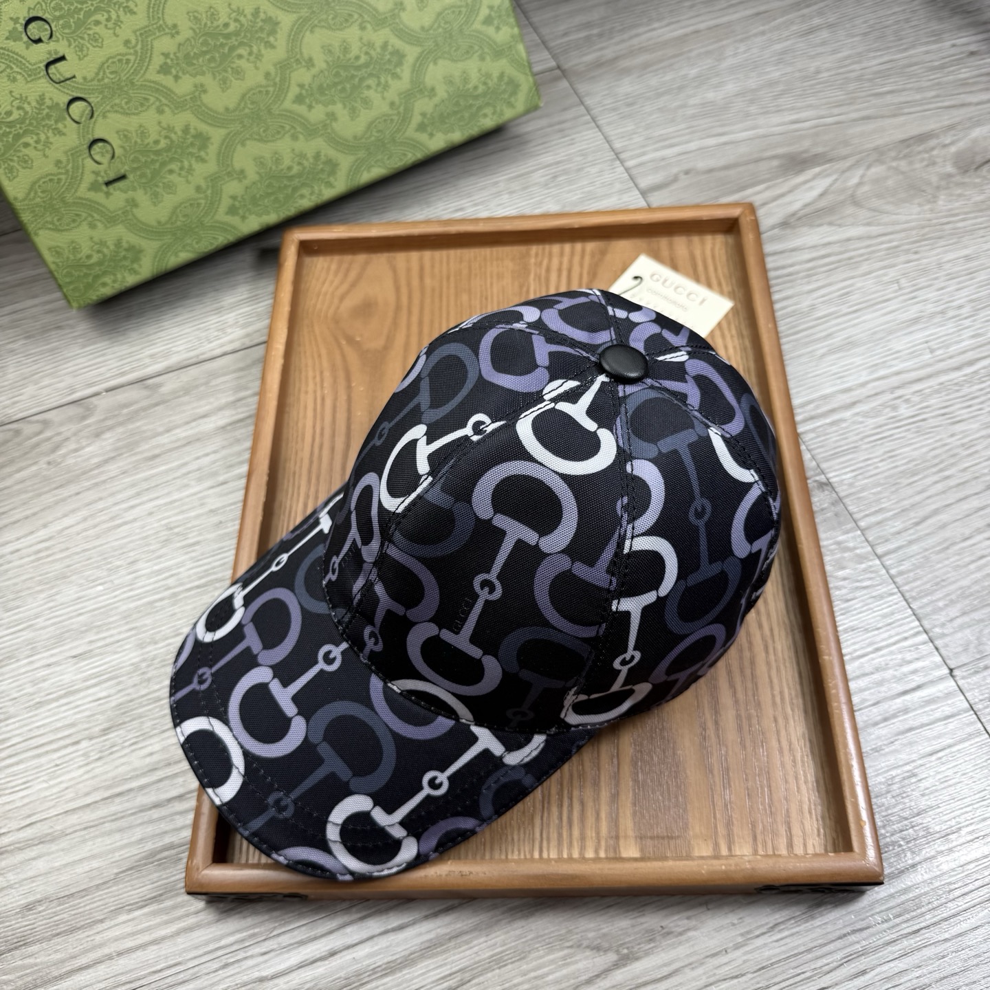 🌹。G家。【超A品质】最新款！时尚潮流，高端做工！每一个帽子都是用心之作！牛津材质！头层牛皮！配盒子、防