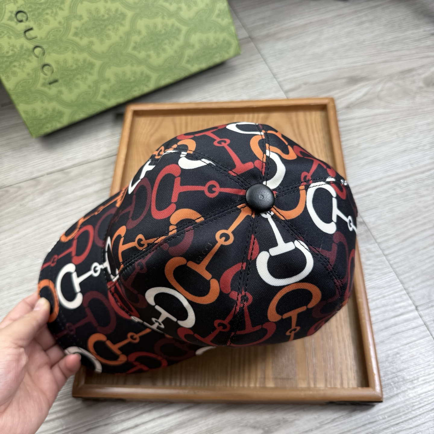 🌹。G家。【超A品质】最新款！时尚潮流，高端做工！每一个帽子都是用心之作！牛津材质！头层牛皮！配盒子、防