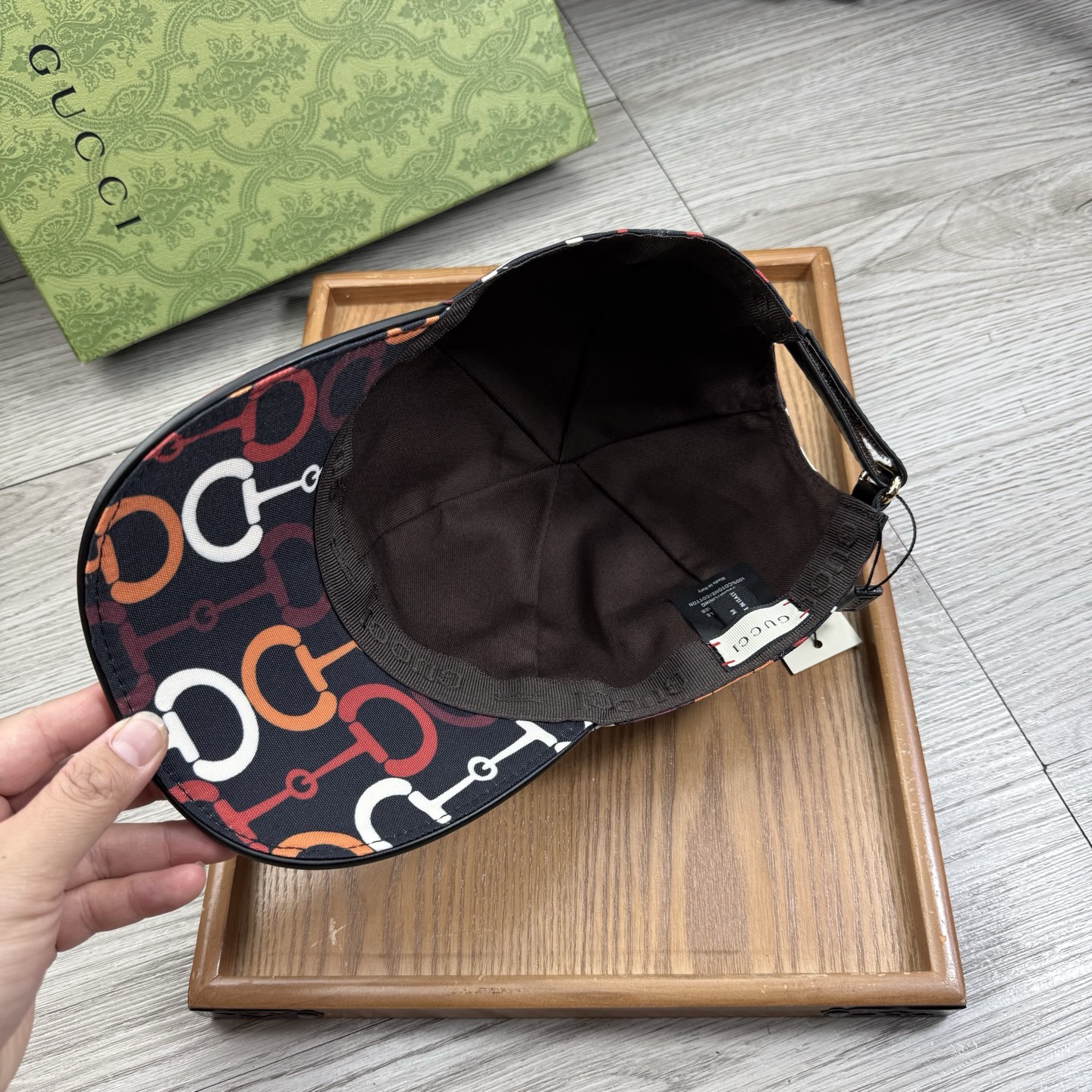 🌹。G家。【超A品质】最新款！时尚潮流，高端做工！每一个帽子都是用心之作！牛津材质！头层牛皮！配盒子、防