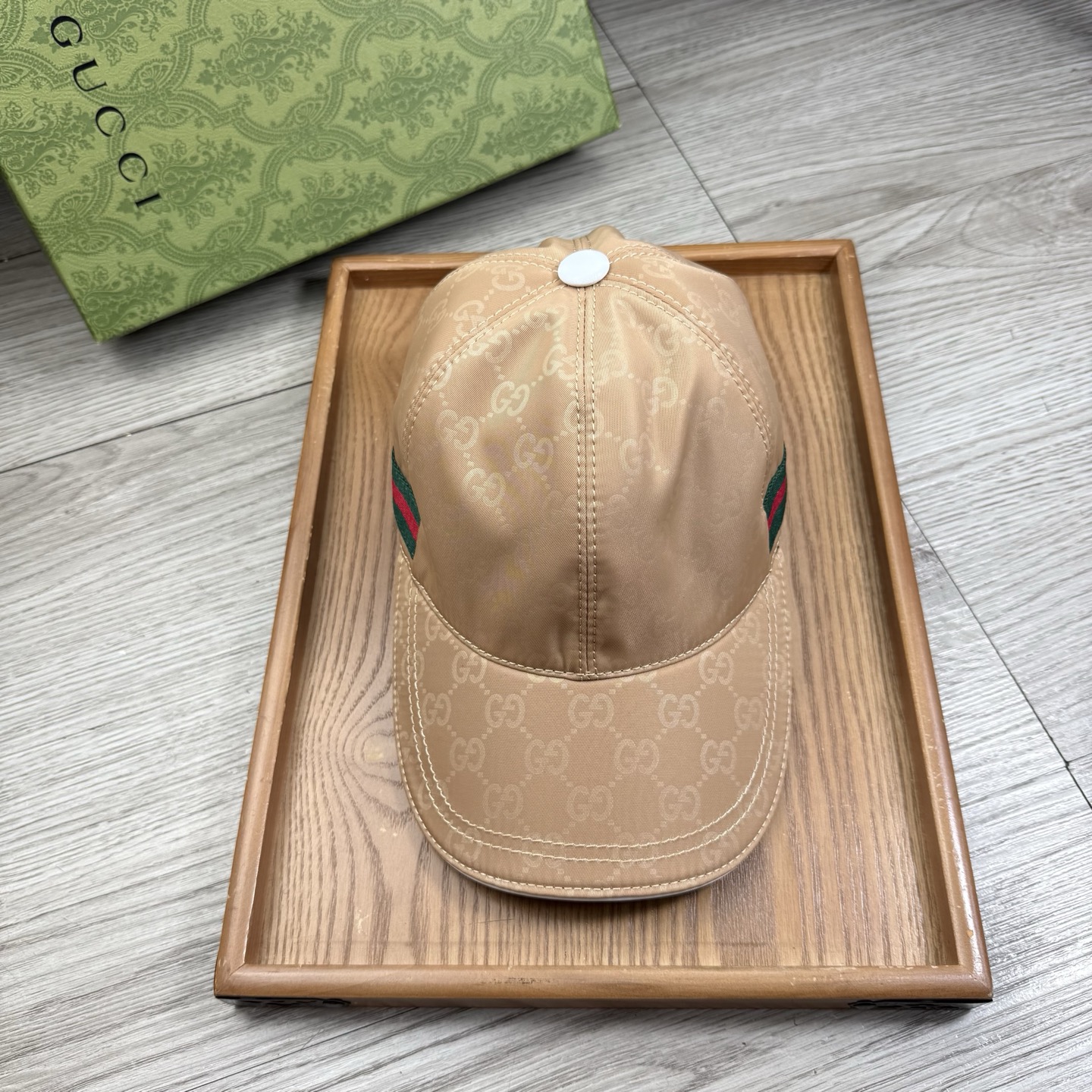 🌹。G家。【超A品质】最新款！时尚潮流，高端做工！每一个帽子都是用心之作！牛津材质！头层牛皮！配盒子、防