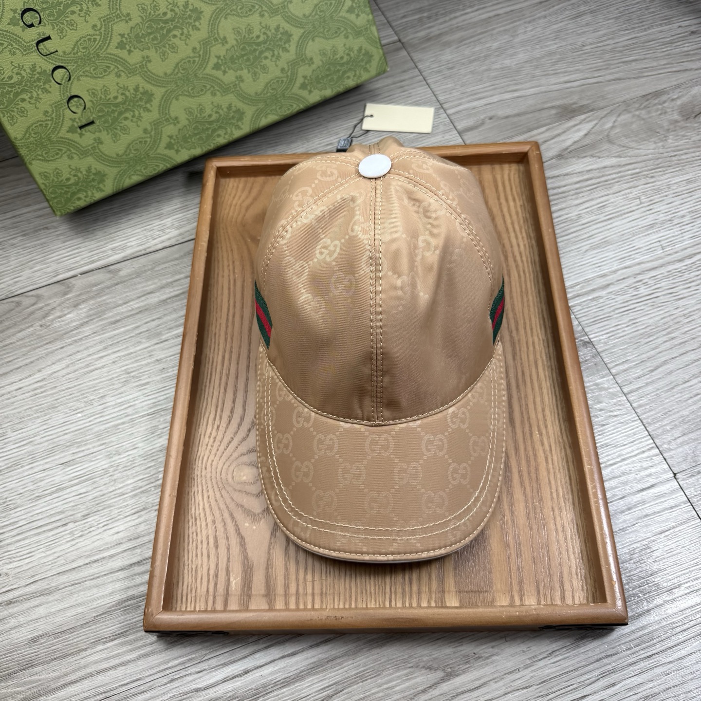 🌹。G家。【超A品质】最新款！时尚潮流，高端做工！每一个帽子都是用心之作！牛津材质！头层牛皮！配盒子、防