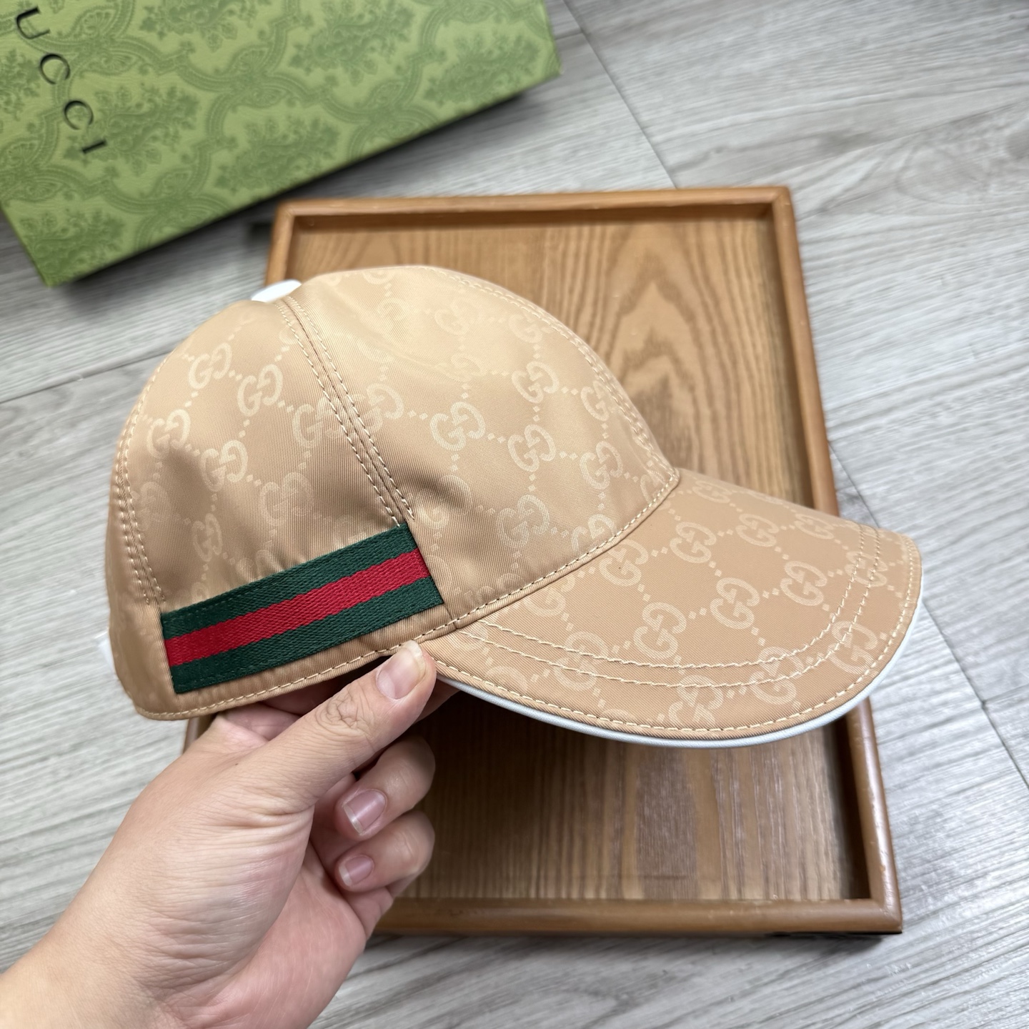 🌹。G家。【超A品质】最新款！时尚潮流，高端做工！每一个帽子都是用心之作！牛津材质！头层牛皮！配盒子、防