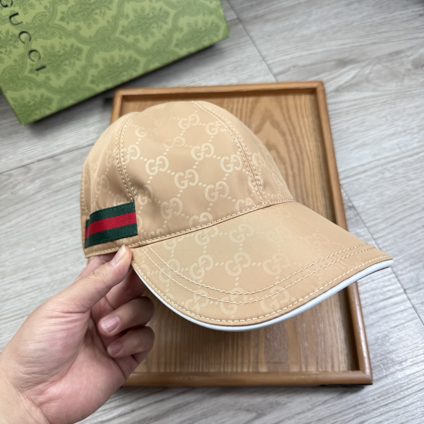 🌹。G家。【超A品质】最新款！时尚潮流，高端做工！每一个帽子都是用心之作！牛津材质！头层牛皮！配盒子、防