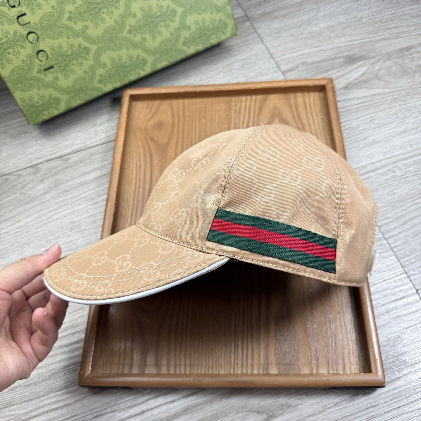 🌹。G家。【超A品质】最新款！时尚潮流，高端做工！每一个帽子都是用心之作！牛津材质！头层牛皮！配盒子、防