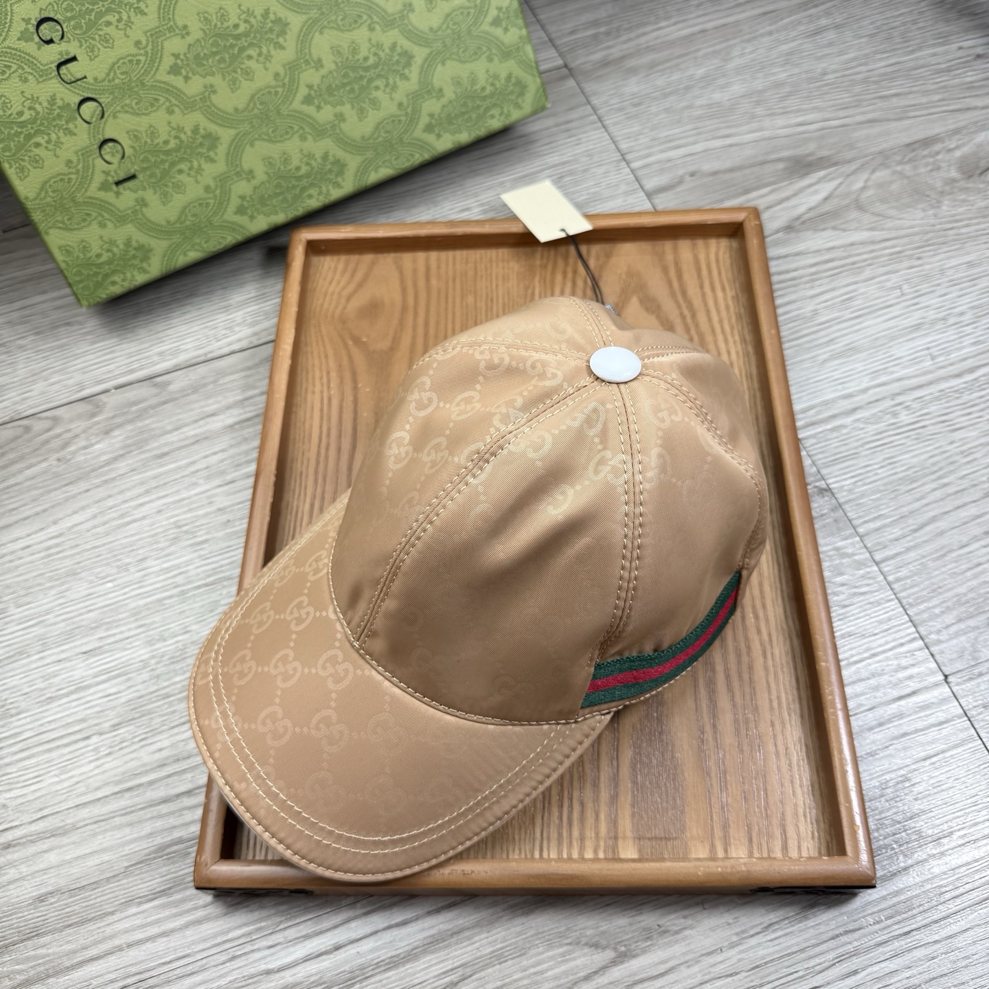 🌹。G家。【超A品质】最新款！时尚潮流，高端做工！每一个帽子都是用心之作！牛津材质！头层牛皮！配盒子、防