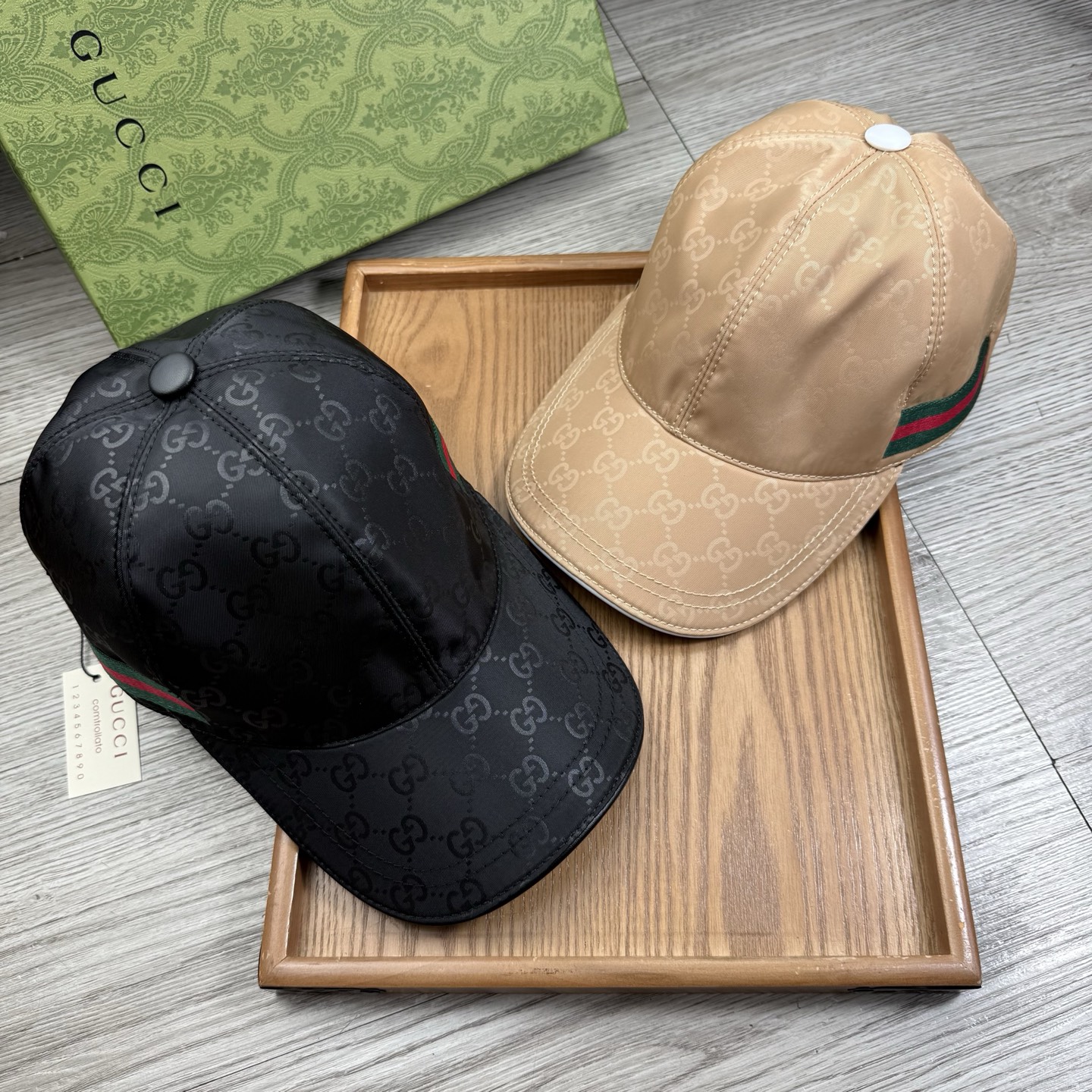 🌹。G家。【超A品质】最新款！时尚潮流，高端做工！每一个帽子都是用心之作！牛津材质！头层牛皮！配盒子、防