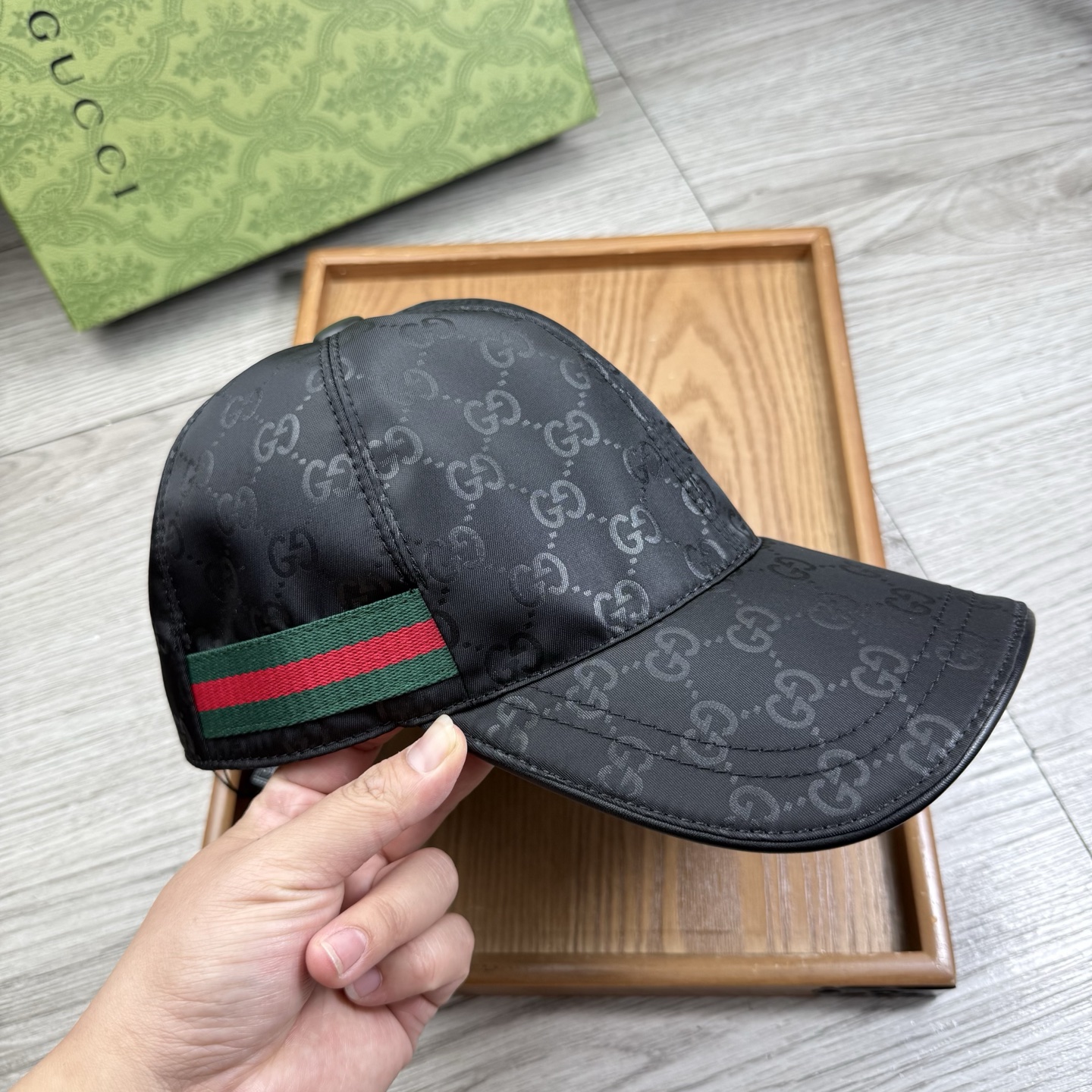 🌹。G家。【超A品质】最新款！时尚潮流，高端做工！每一个帽子都是用心之作！牛津材质！头层牛皮！配盒子、防