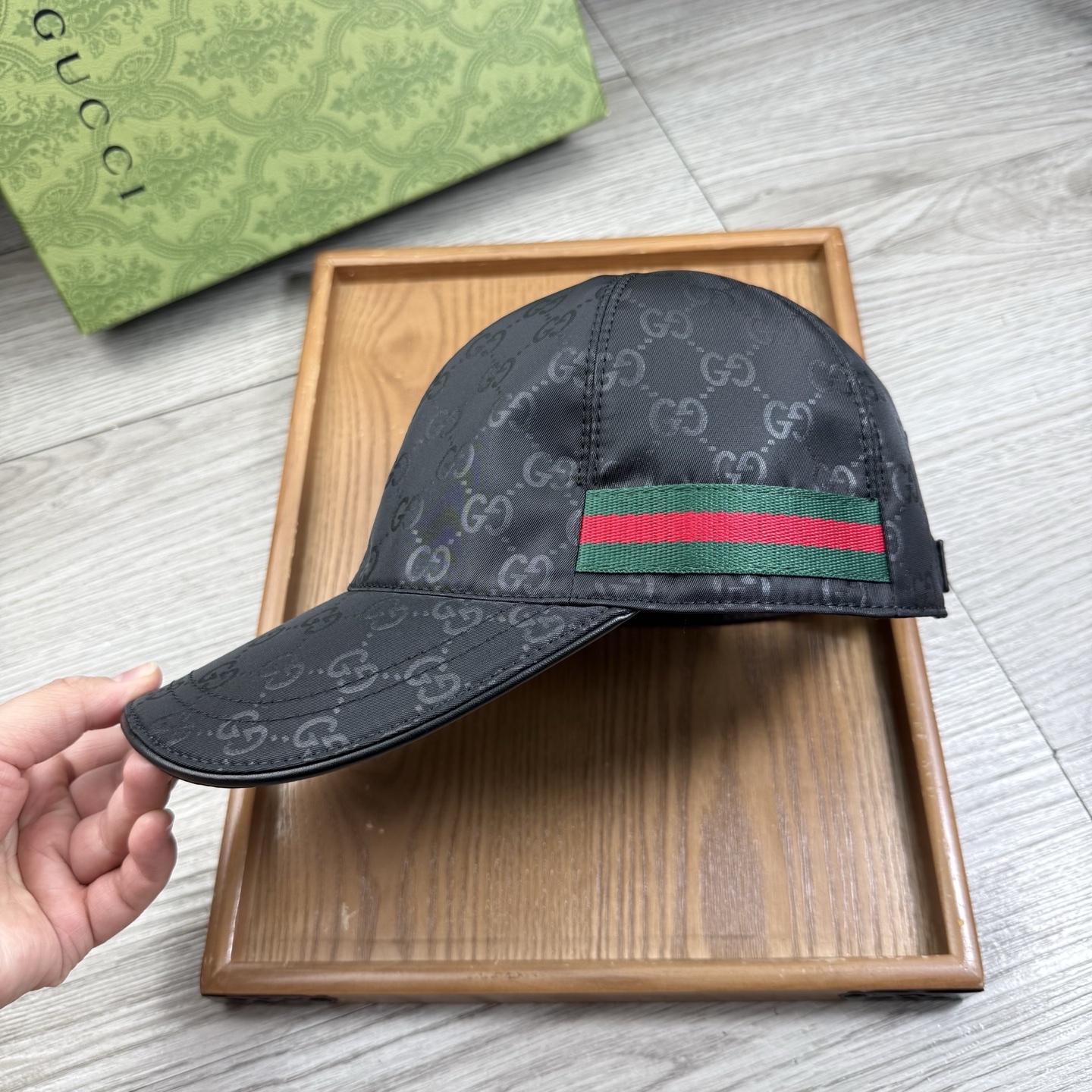 🌹。G家。【超A品质】最新款！时尚潮流，高端做工！每一个帽子都是用心之作！牛津材质！头层牛皮！配盒子、防