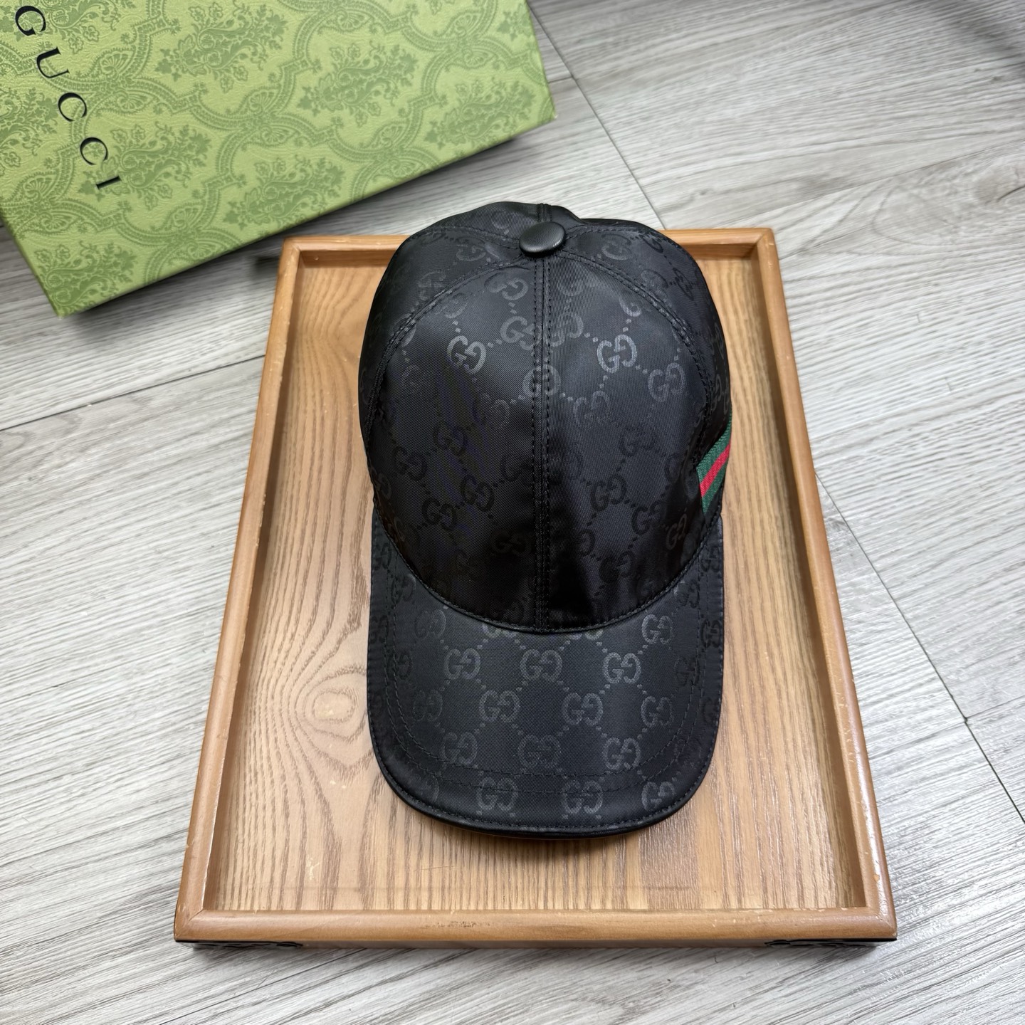 🌹。G家。【超A品质】最新款！时尚潮流，高端做工！每一个帽子都是用心之作！牛津材质！头层牛皮！配盒子、防