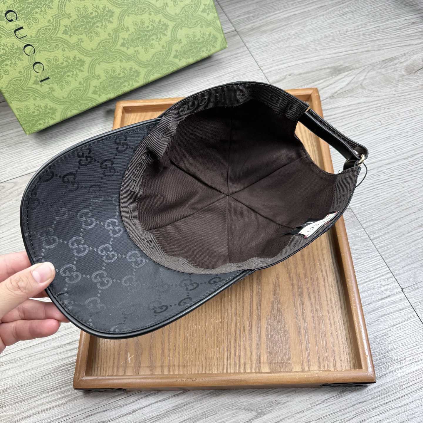 🌹。G家。【超A品质】最新款！时尚潮流，高端做工！每一个帽子都是用心之作！牛津材质！头层牛皮！配盒子、防