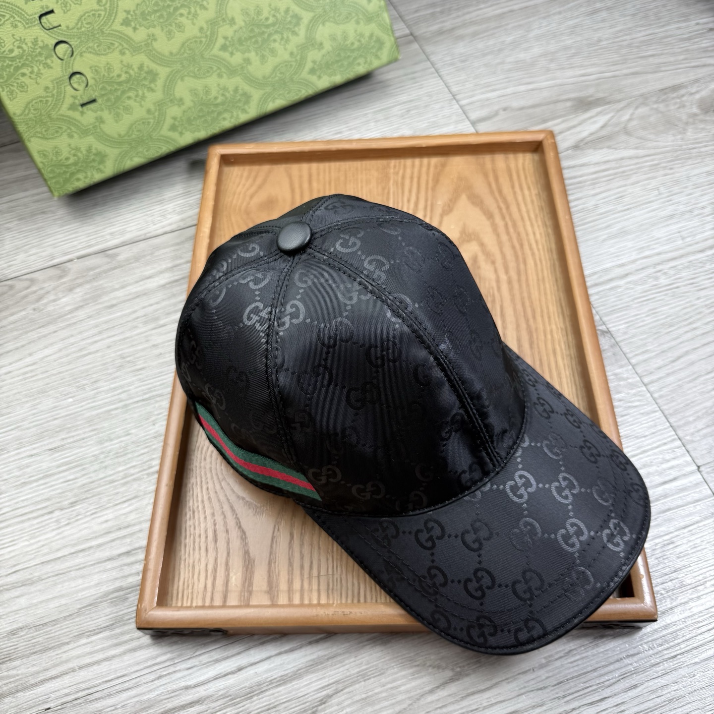 🌹。G家。【超A品质】最新款！时尚潮流，高端做工！每一个帽子都是用心之作！牛津材质！头层牛皮！配盒子、防