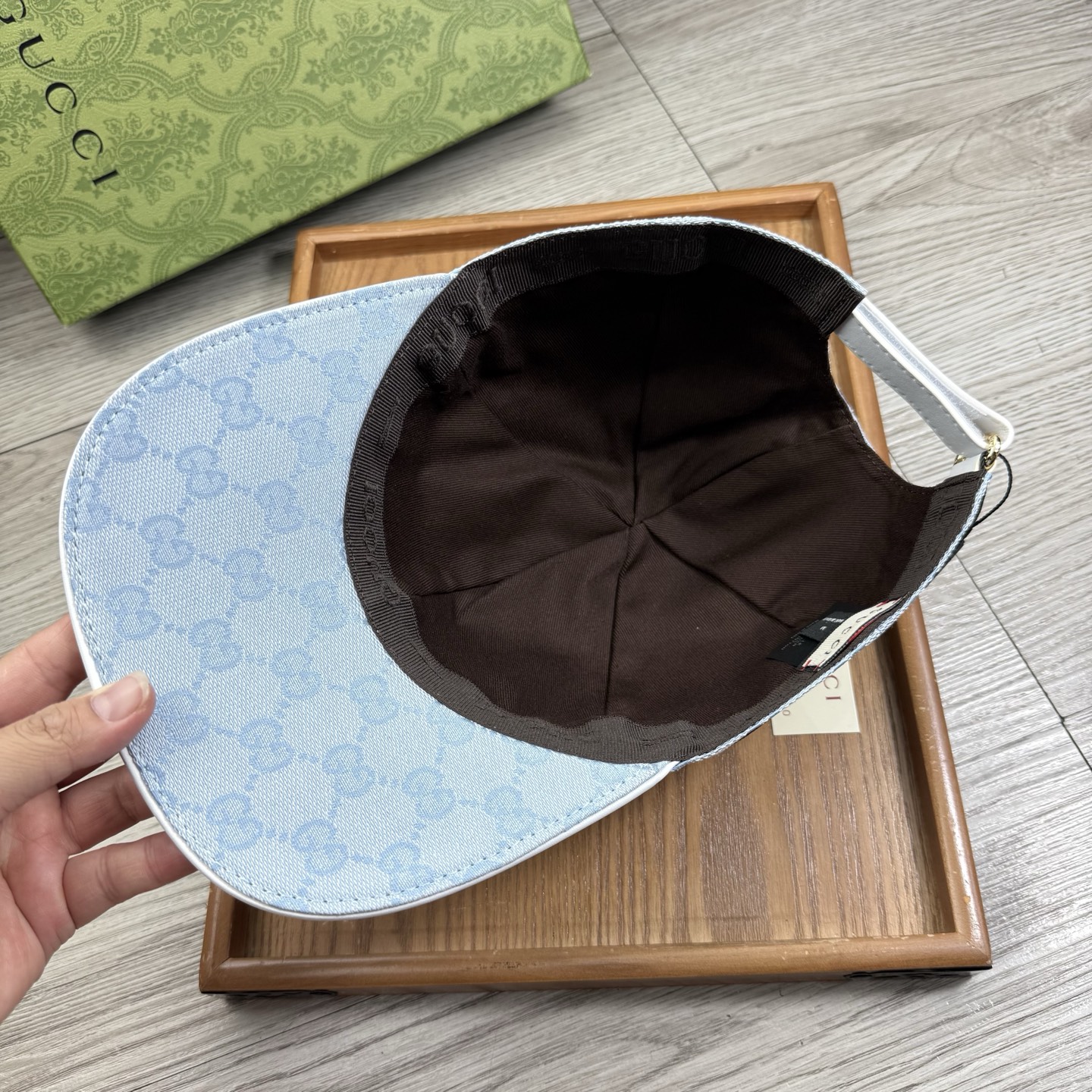 🌹。G家。【超A品质】最新款！时尚潮流，高端做工！每一个帽子都是用心之作！牛津材质！头层牛皮！配盒子、防