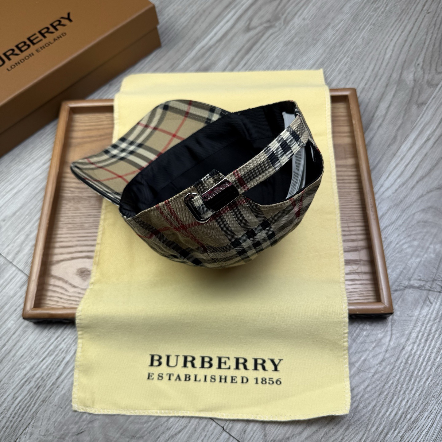 🌹。B家【1:1开模定制棒球帽】原版内里原版标！带原版编码！专柜最新款！原厂布料！细节堪称完美，原厂品质