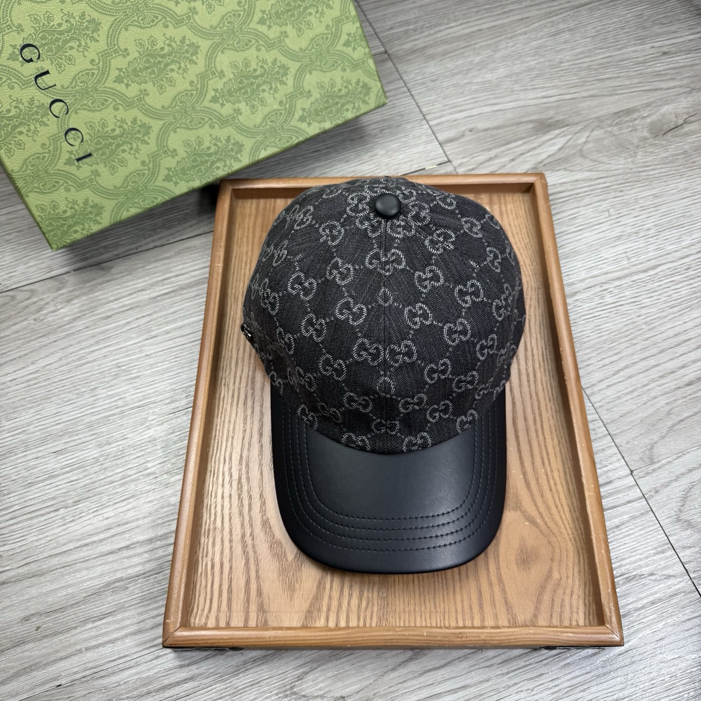 🌹。G家。【原版品质】最新款！时尚潮流，高端做工！每一个帽子都是用心之作！牛津材质！头层牛皮！配盒子、防