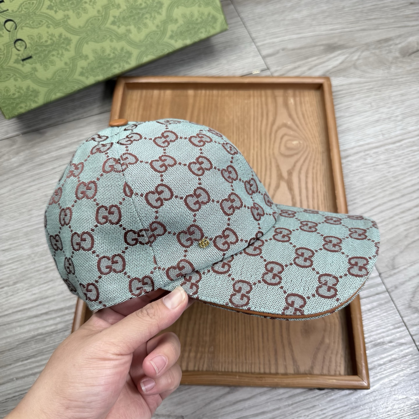 🌹。G家。【原版品质】最新款！时尚潮流，高端做工！每一个帽子都是用心之作！牛津材质！头层牛皮！配盒子、防