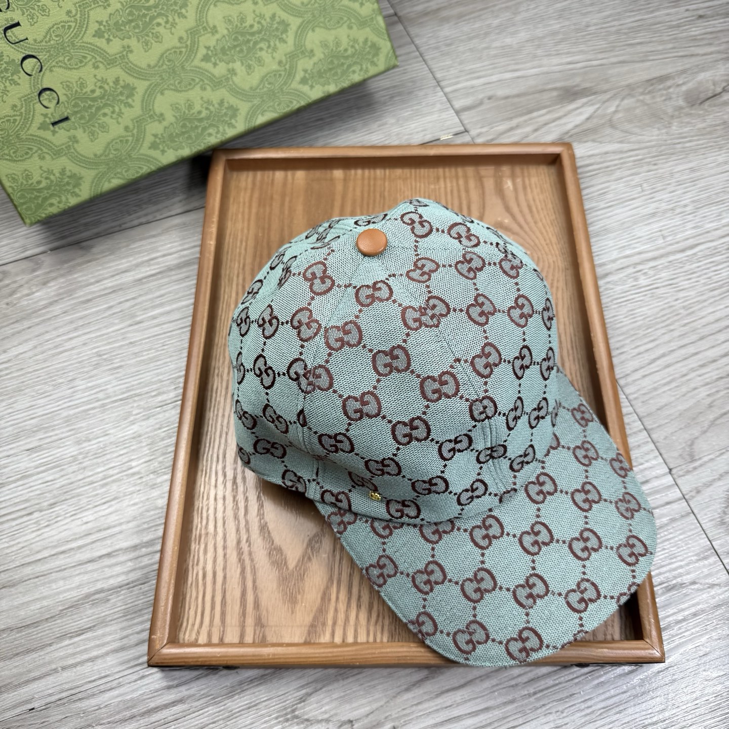 🌹。G家。【原版品质】最新款！时尚潮流，高端做工！每一个帽子都是用心之作！牛津材质！头层牛皮！配盒子、防