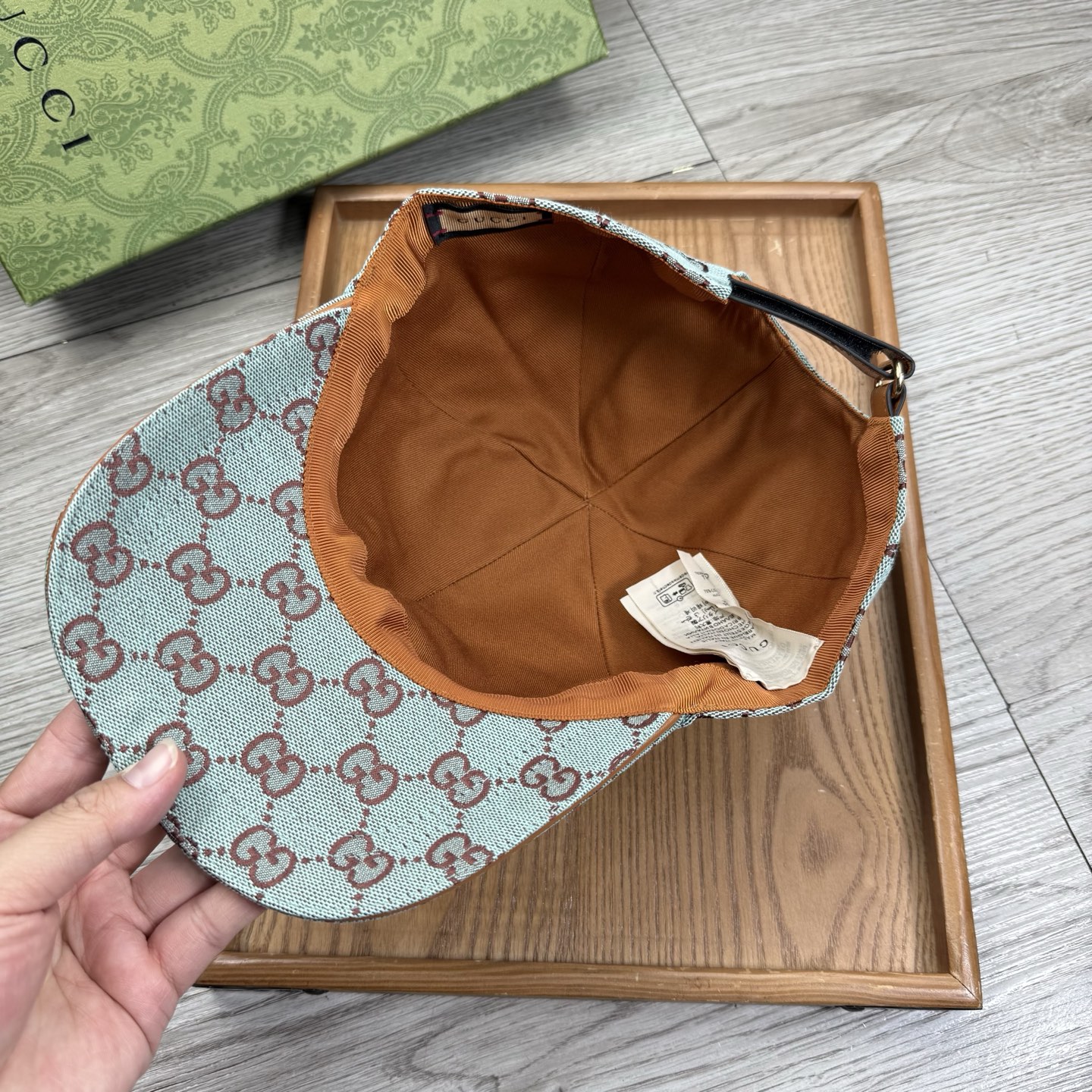 🌹。G家。【原版品质】最新款！时尚潮流，高端做工！每一个帽子都是用心之作！牛津材质！头层牛皮！配盒子、防