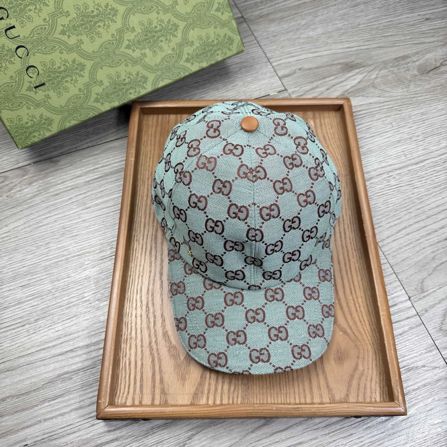 🌹。G家。【原版品质】最新款！时尚潮流，高端做工！每一个帽子都是用心之作！牛津材质！头层牛皮！配盒子、防