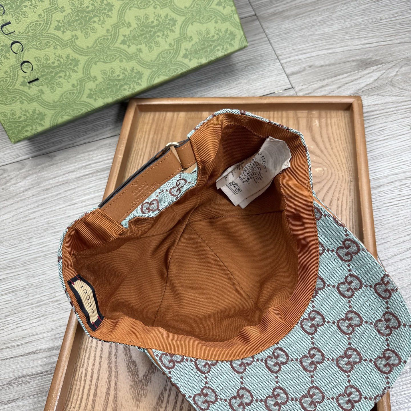 🌹。G家。【原版品质】最新款！时尚潮流，高端做工！每一个帽子都是用心之作！牛津材质！头层牛皮！配盒子、防