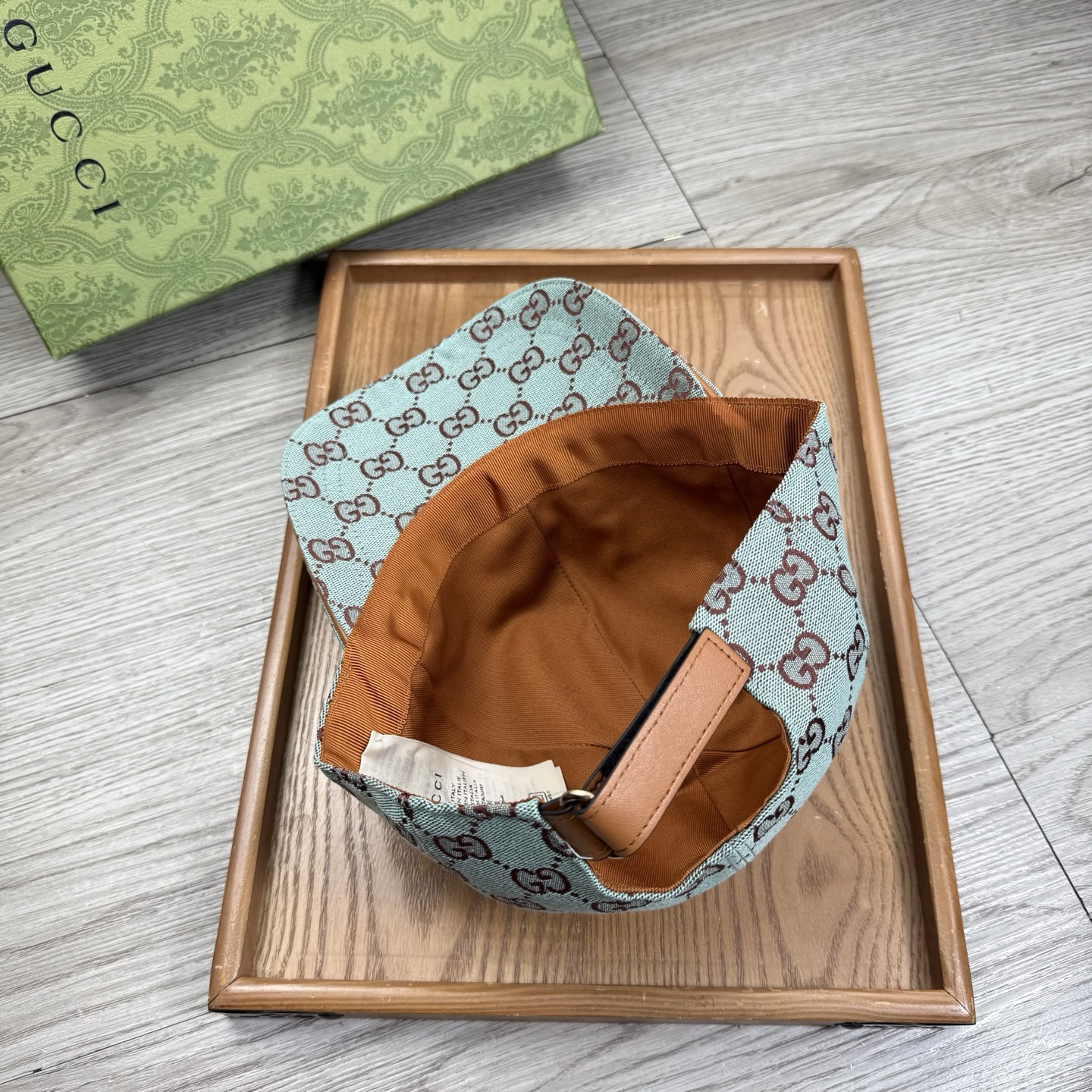 🌹。G家。【原版品质】最新款！时尚潮流，高端做工！每一个帽子都是用心之作！牛津材质！头层牛皮！配盒子、防