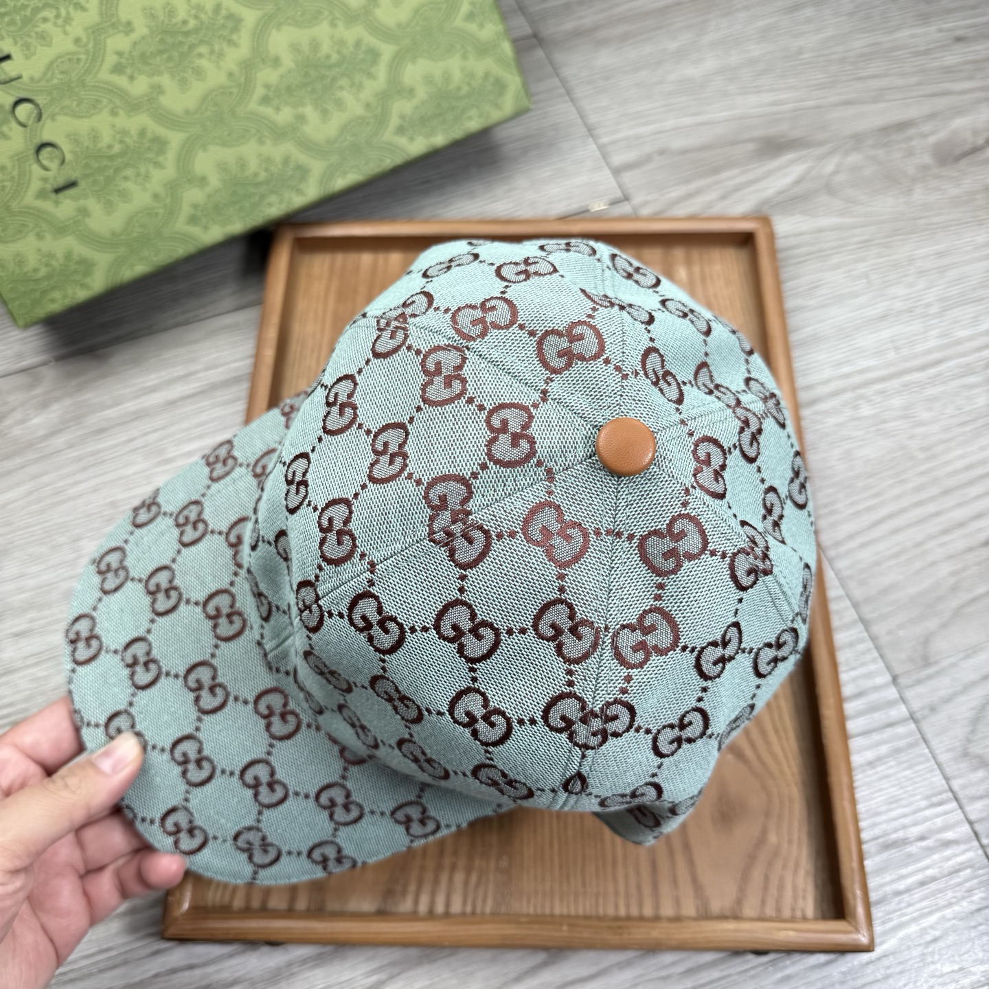🌹。G家。【原版品质】最新款！时尚潮流，高端做工！每一个帽子都是用心之作！牛津材质！头层牛皮！配盒子、防