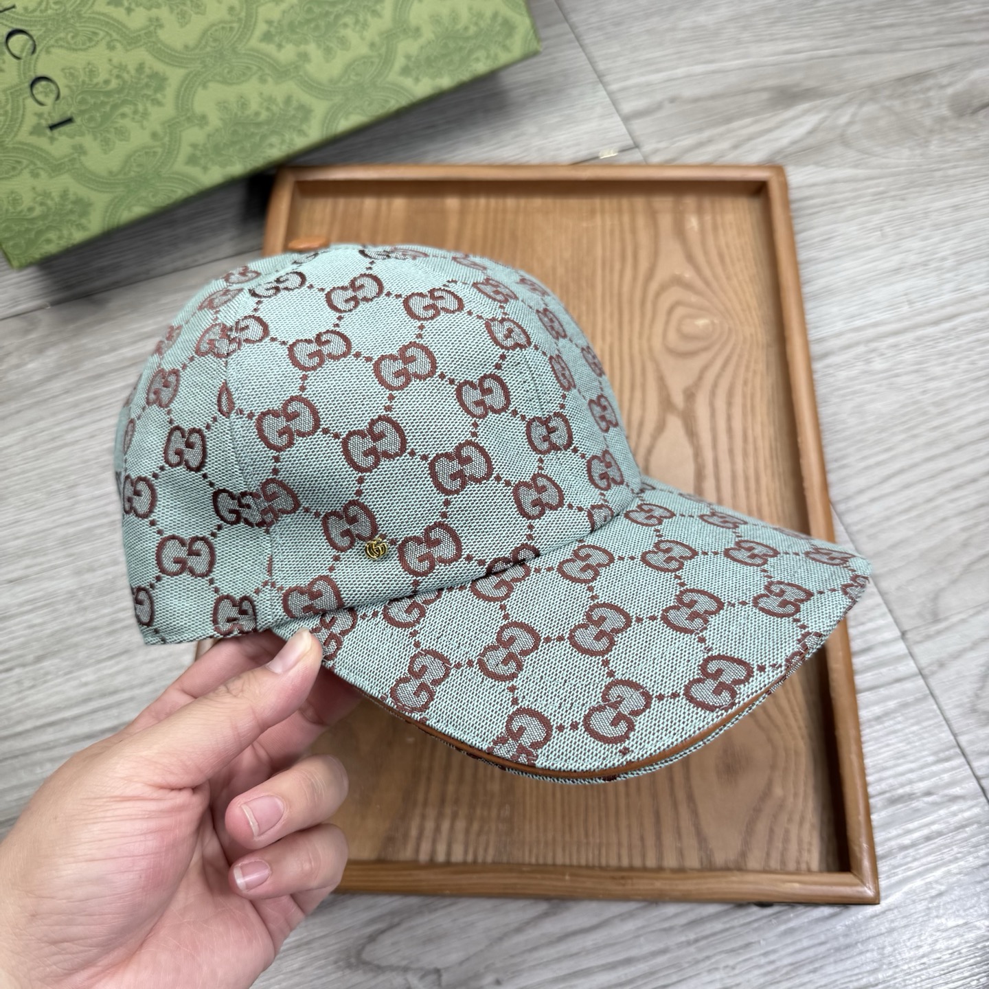 🌹。G家。【原版品质】最新款！时尚潮流，高端做工！每一个帽子都是用心之作！牛津材质！头层牛皮！配盒子、防