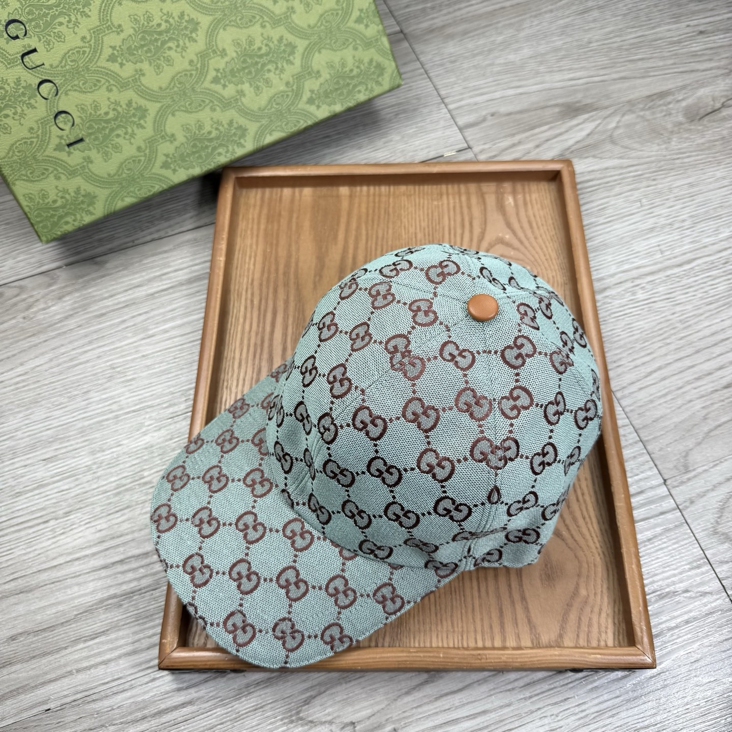 🌹。G家。【原版品质】最新款！时尚潮流，高端做工！每一个帽子都是用心之作！牛津材质！头层牛皮！配盒子、防