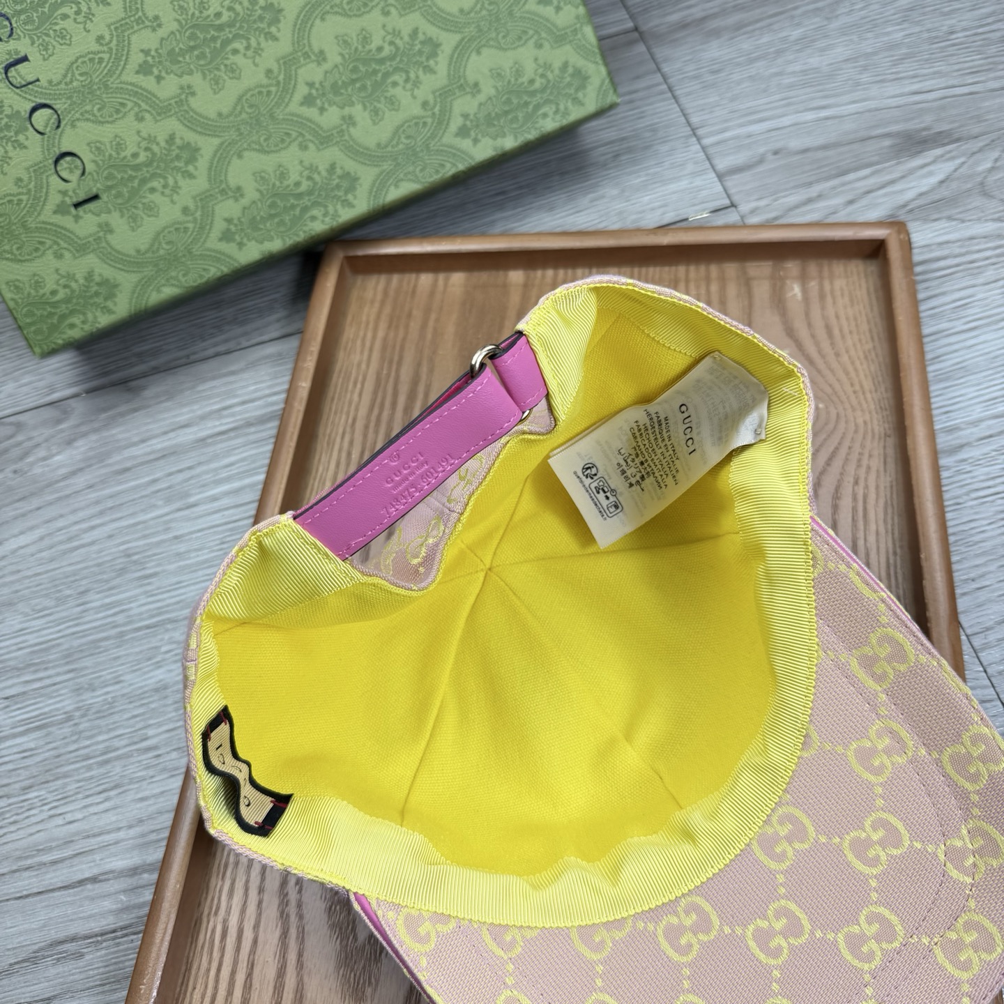 🌹。G家。【原版品质】最新款！时尚潮流，高端做工！每一个帽子都是用心之作！牛津材质！头层牛皮！配盒子、防