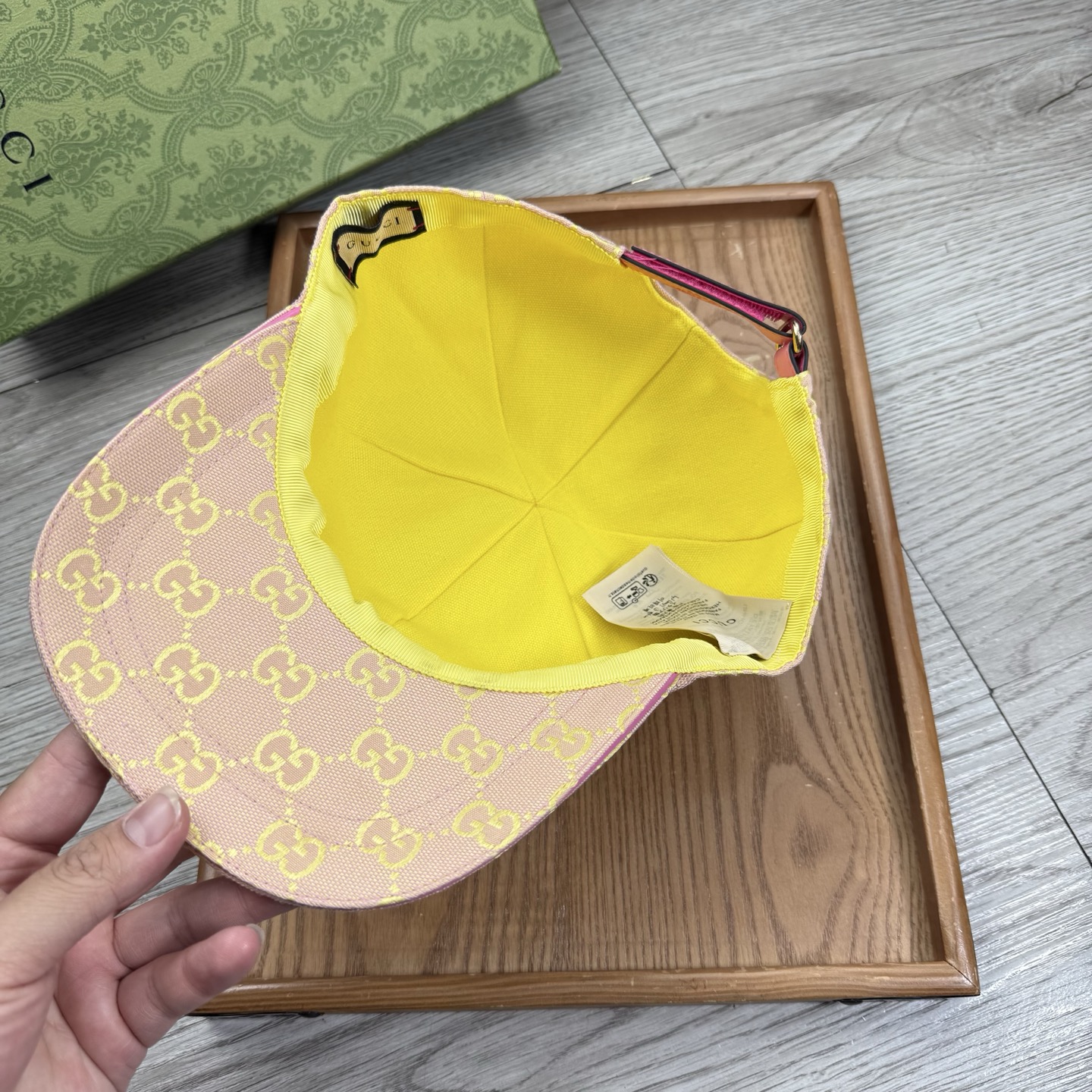 🌹。G家。【原版品质】最新款！时尚潮流，高端做工！每一个帽子都是用心之作！牛津材质！头层牛皮！配盒子、防