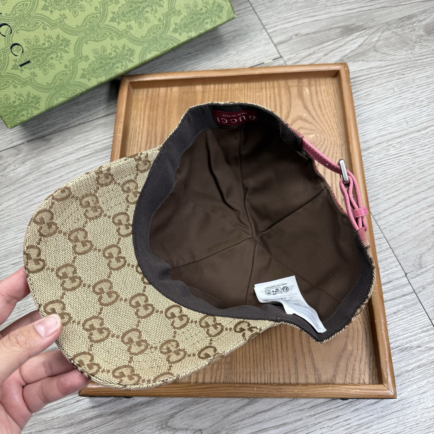 🌹。G家。【原版品质】最新款！时尚潮流，高端做工！每一个帽子都是用心之作！牛津材质！头层牛皮！配盒子、防