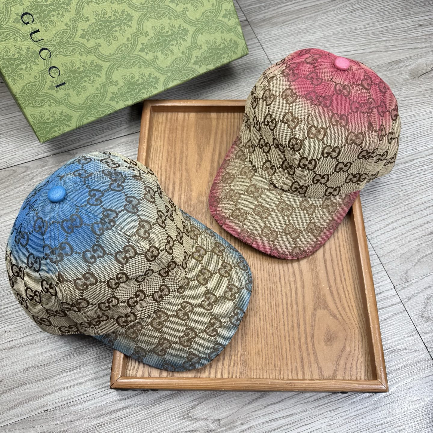 🌹。G家。【原版品质】最新款！时尚潮流，高端做工！每一个帽子都是用心之作！牛津材质！头层牛皮！配盒子、防
