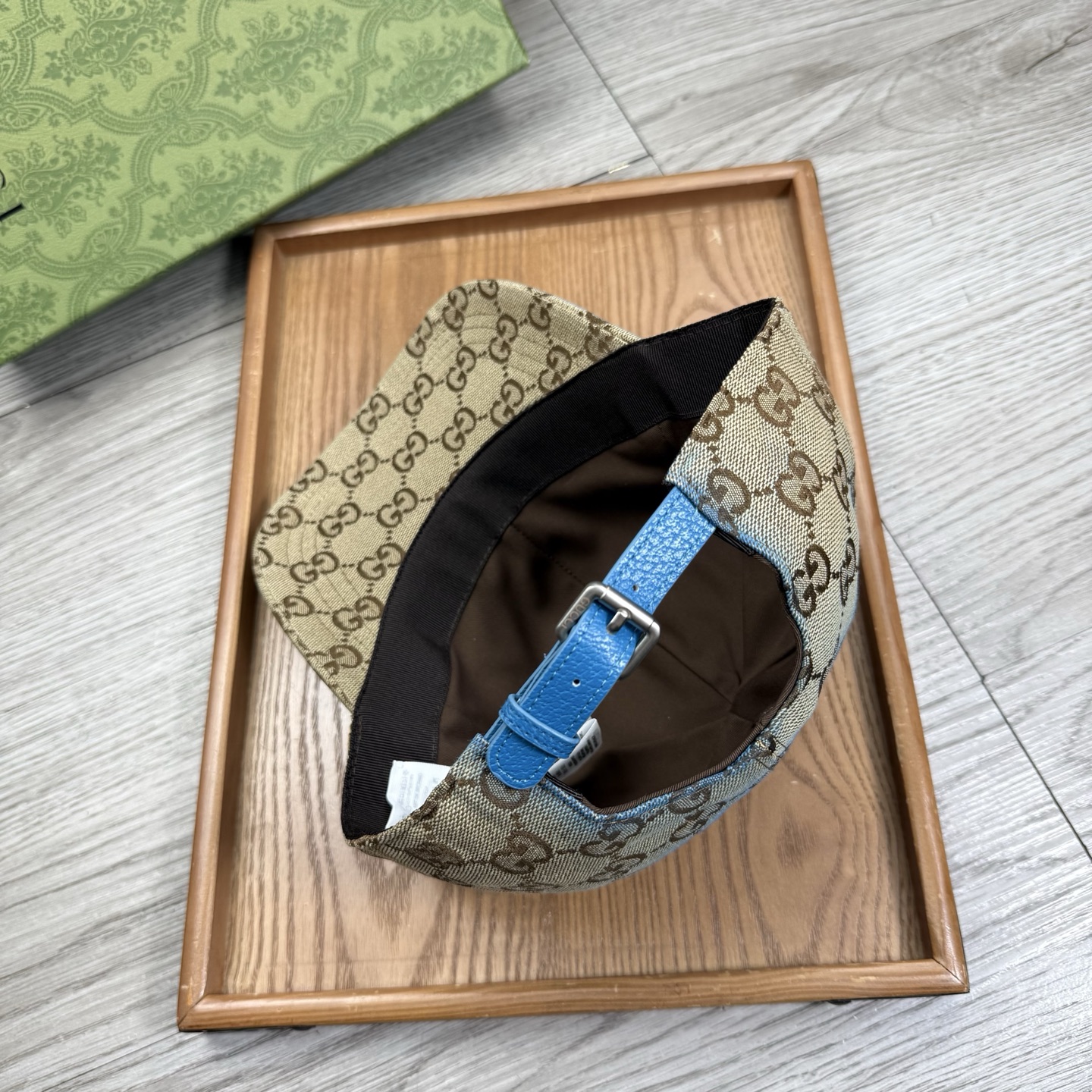 🌹。G家。【原版品质】最新款！时尚潮流，高端做工！每一个帽子都是用心之作！牛津材质！头层牛皮！配盒子、防