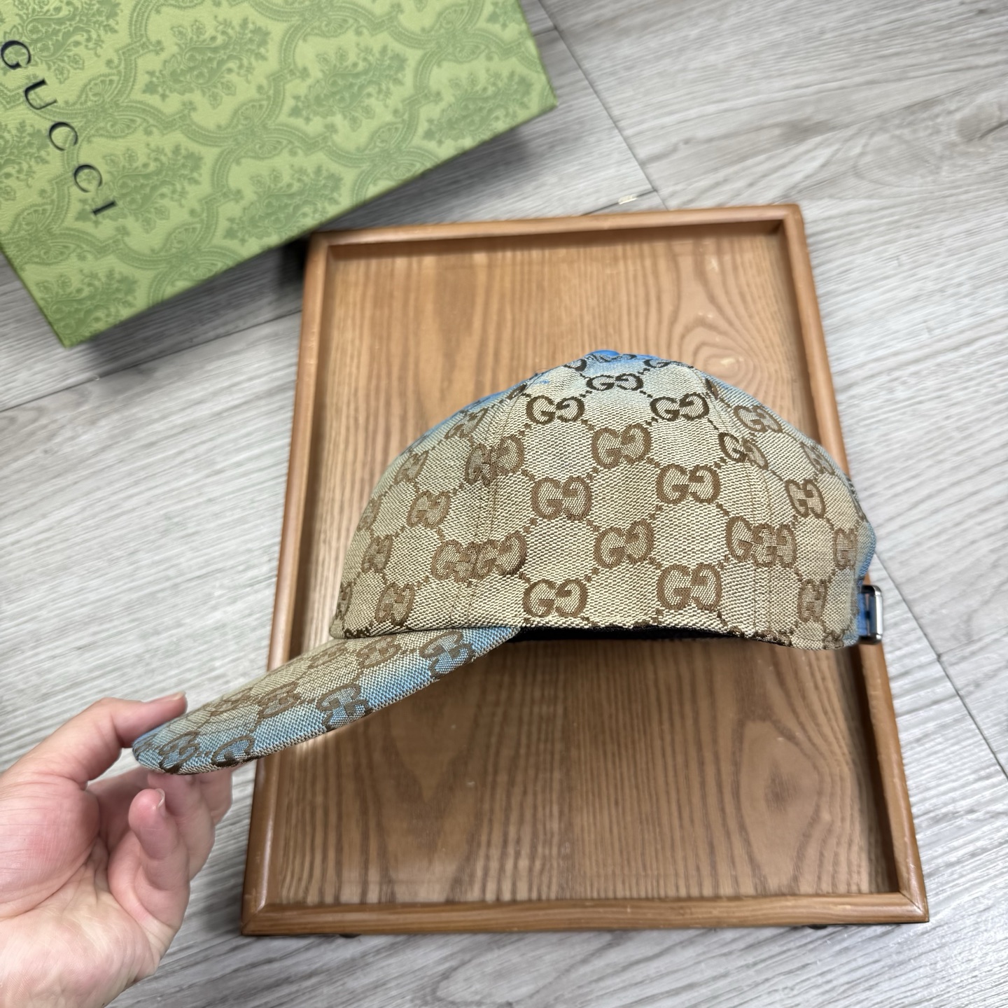 🌹。G家。【原版品质】最新款！时尚潮流，高端做工！每一个帽子都是用心之作！牛津材质！头层牛皮！配盒子、防