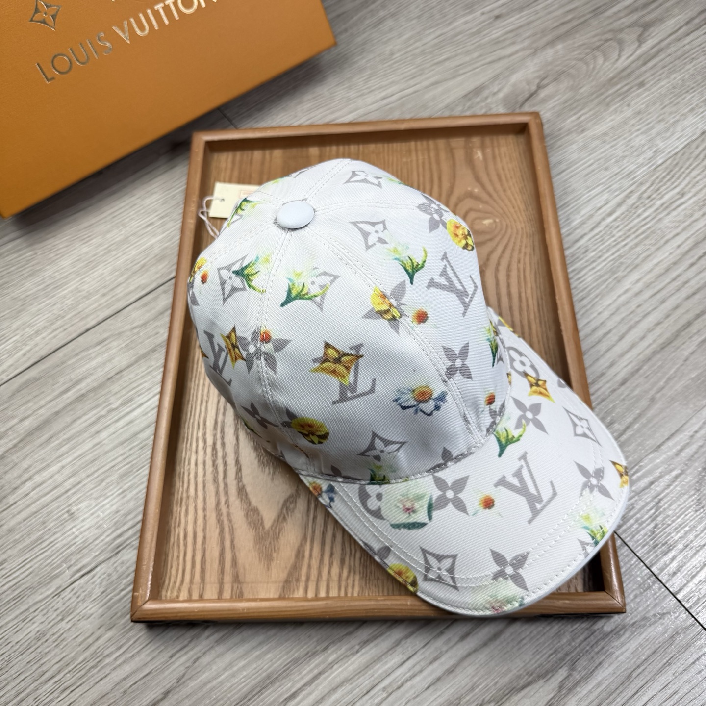 🌹。L家。【超A品质-配透明防尘袋】最新款！时尚潮流，高端做工！每一个帽子都是用心之作！牛津材质！头层牛皮！非一般的品质