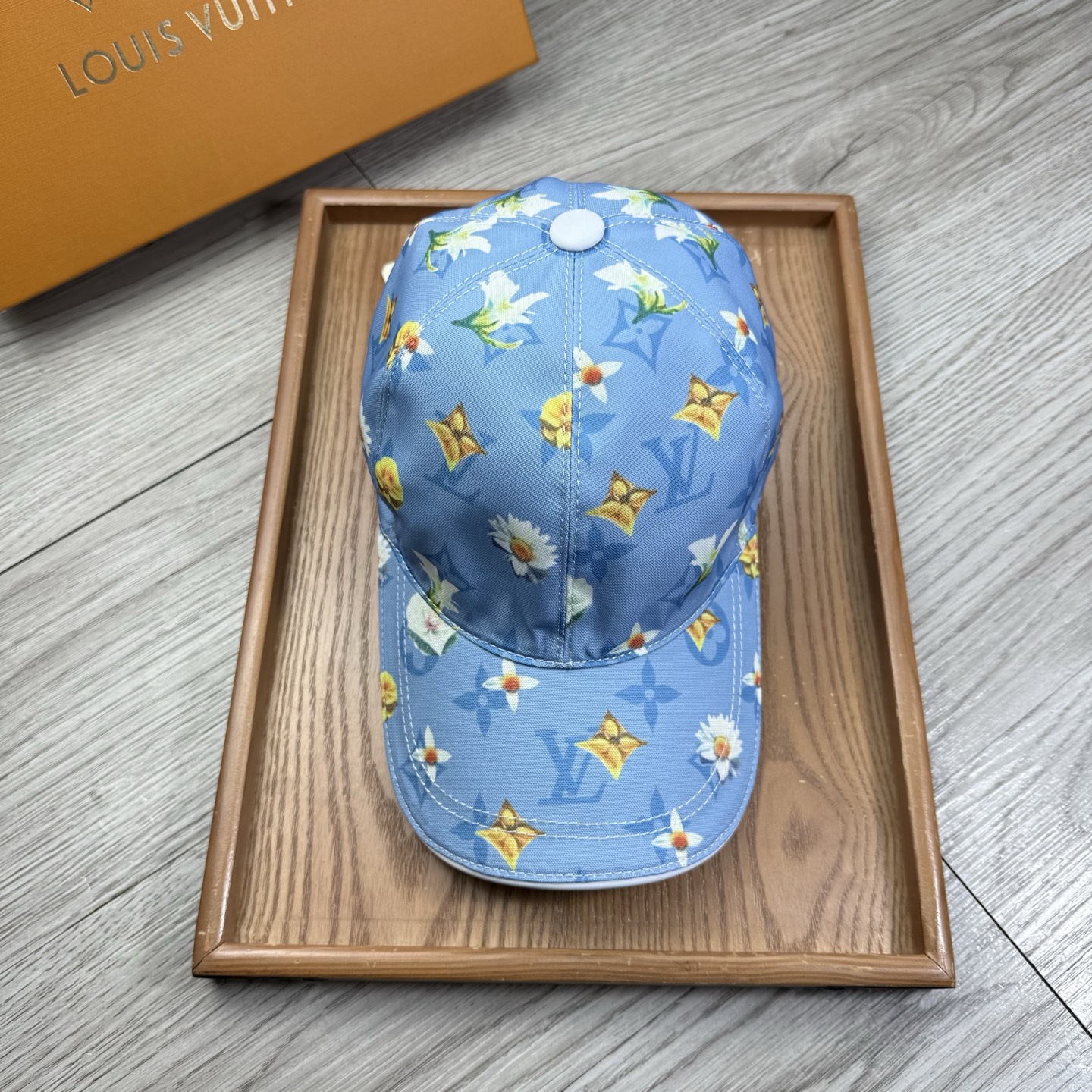 🌹。L家。【超A品质-配透明防尘袋】最新款！时尚潮流，高端做工！每一个帽子都是用心之作！牛津材质！头层牛皮！非一般的品质