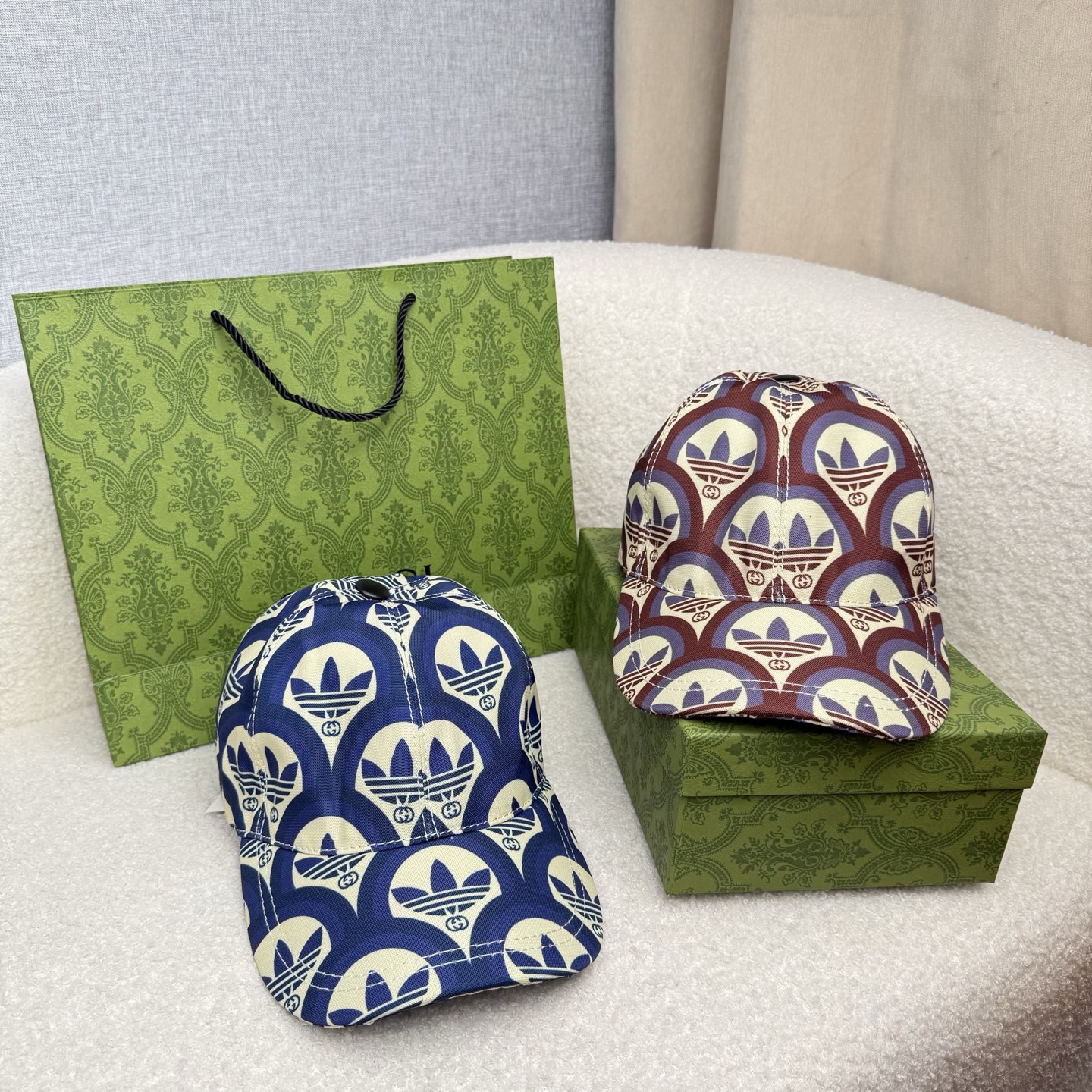 NO:865365,.G Home.【Super A quality】The latest model!  Fashion trend, high-end workmanship!  Every hat is made with care!  Oxford material!  First layer of cowhide!  Comes with box, dust bag, extraordinary quality, details are also very important. Genuine leather cap nails, leather adjustment strap!  Hats, straw hats, bucket hats, baseball caps, hats, gucci, espadrilles, cowhide, hats19860909.G家.【超A品质】最新款！时尚潮流,高端做工！每一个帽子都是用心之作！牛津材质！头层牛皮！配盒子、防尘袋、非一般的品质,细节也很重要.真皮帽钉,真皮调节带！帽子草帽渔夫帽棒球帽,帽子,gucci,espadrilles,cowhide,hats,hat