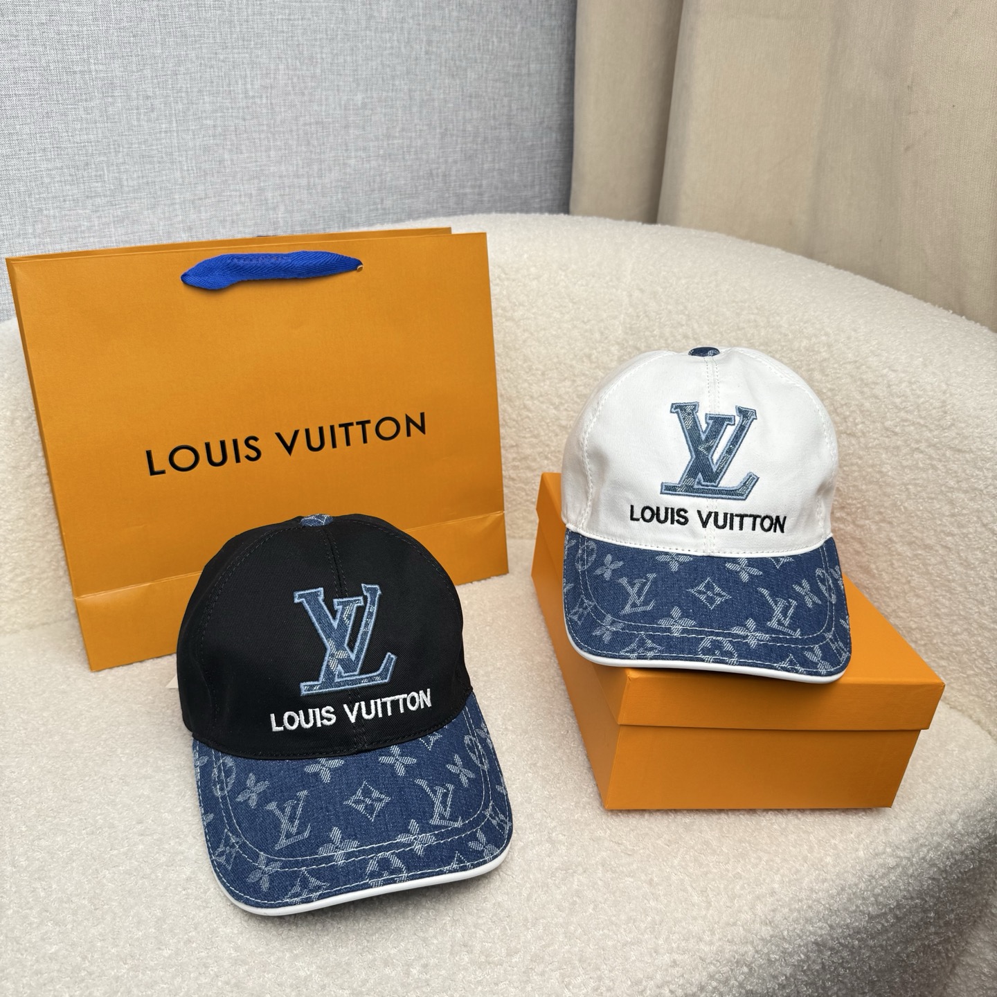 NO:865379,.L family.【Super A quality】The latest model!  Fashion trend, high-end workmanship!  Every hat is made with care!  Oxford material!  First layer of cowhide!  Comes with box, dust bag, extraordinary quality, details are also very important. Genuine leather cap nails, leather adjustment strap!  hat straw hat bucket hat baseball cap,hat,louis vuitton,espadrilles,cowhide,hats19860909.L家.【超A品质】最新款！时尚潮流,高端做工！每一个帽子都是用心之作！牛津材质！头层牛皮！配盒子、防尘袋、非一般的品质,细节也很重要.真皮帽钉,真皮调节带！帽子草帽渔夫帽棒球帽,帽子,louis vuitton,espadrilles,cowhide,hats,hat
