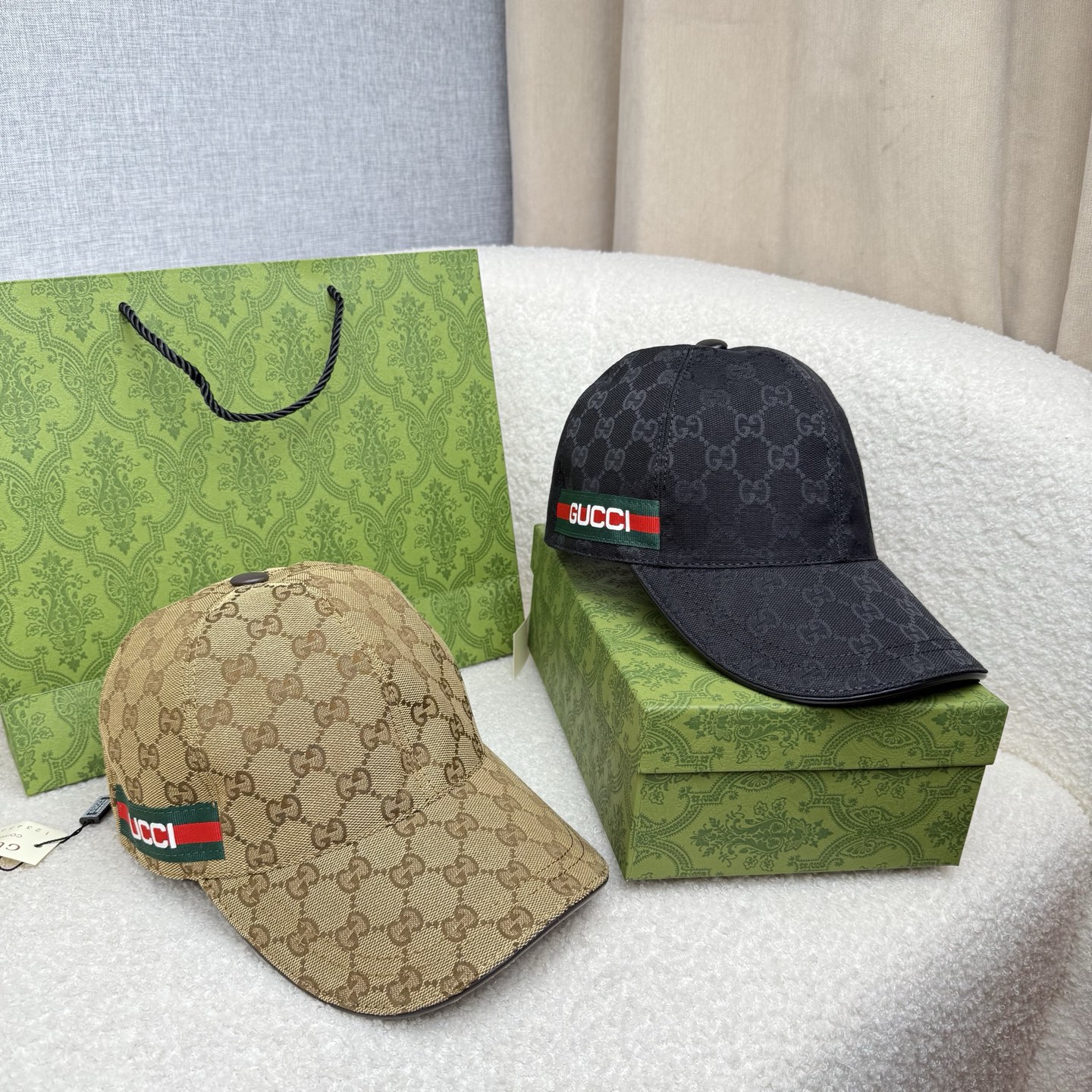 NO:865416,.G Home.【Super A quality】The latest model!  Fashion trend, high-end workmanship!  Every hat is made with care!  Oxford material!  First layer of cowhide!  Comes with box, dust bag, extraordinary quality, details are also very important. Genuine leather cap nails, leather adjustment strap!  Hats, straw hats, bucket hats, baseball caps, hats, gucci, espadrilles, cowhide, hats19860909.G家.【超A品质】最新款！时尚潮流,高端做工！每一个帽子都是用心之作！牛津材质！头层牛皮！配盒子、防尘袋、非一般的品质,细节也很重要.真皮帽钉,真皮调节带！帽子草帽渔夫帽棒球帽,帽子,gucci,espadrilles,cowhide,hats,hat