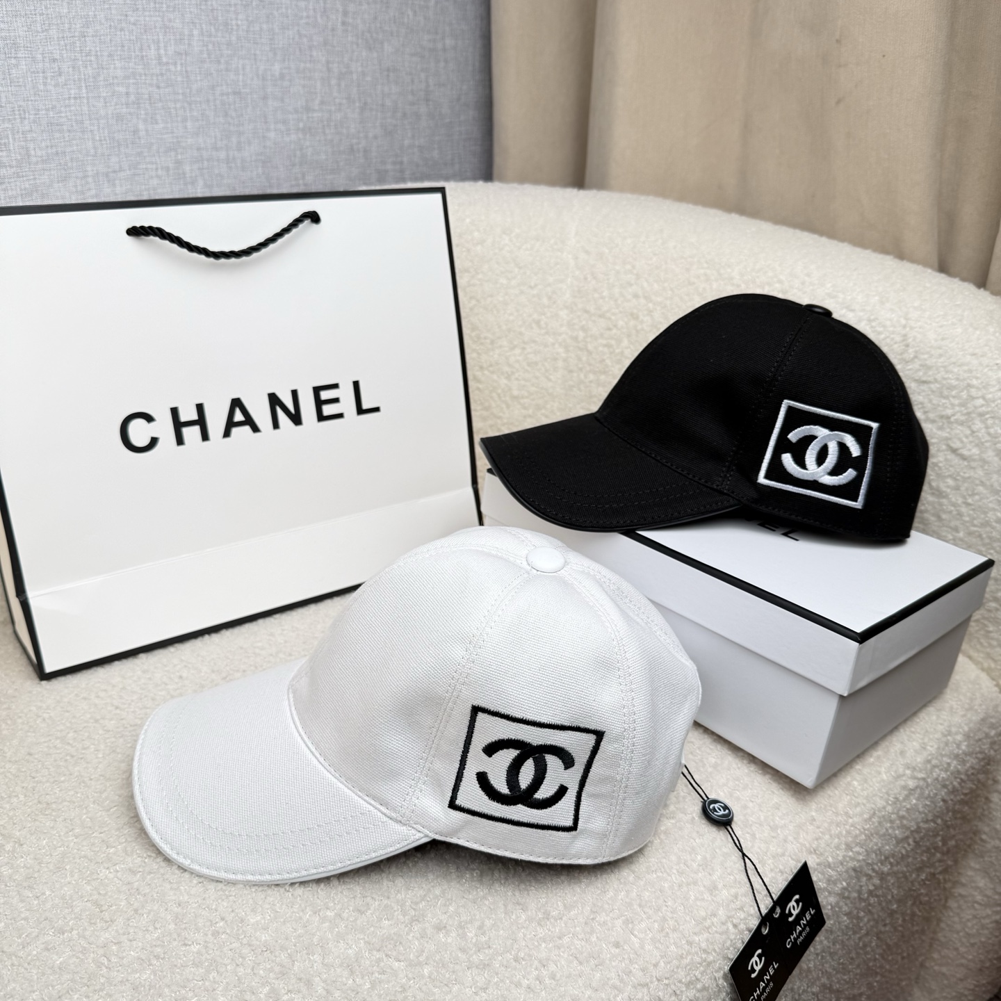 NO:865345,.C Home.【Super A quality】The latest model!  Fashion trend, high-end workmanship!  Every hat is made with care!  Oxford material!  First layer of cowhide!  Comes with box, dust bag, extraordinary quality, details are also very important. Genuine leather cap nails, leather adjustment strap!  Hats, straw hats, bucket hats, baseball caps, hats, chanel, espadrilles, cowhide, hats19860909.C家.【超A品质】最新款！时尚潮流,高端做工！每一个帽子都是用心之作！牛津材质！头层牛皮！配盒子、防尘袋、非一般的品质,细节也很重要.真皮帽钉,真皮调节带！帽子草帽渔夫帽棒球帽,帽子,chanel,espadrilles,cowhide,hats,hat