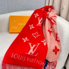 P。Louis Vitton。【红杏色】霍思燕同款披肩围巾两用!!驴家经典之作!欧美中东国际各大名模女星的挚爱!可以说没 P。Louis Vitton。【红杏色】霍思燕同款披肩围巾两用!!驴家经典之作!欧美中东国际各大名模女星的挚爱!可以说没