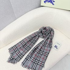 🆕 P🆕 。burberry。Bur新款复古格子,show款限量,一如既往的经典格子,流行了100年都没有过时,最经典的 🆕 P🆕 。burberry。Bur新款复古格子,show款限量,一如既往的经典格子,流行了100年都没有过时,最经典的