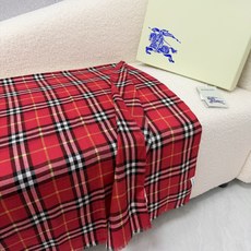 🆕 P🆕 。burberry。Bur新款复古格子,show款限量,一如既往的经典格子,流行了100年都没有过时,最经典的 🆕 P🆕 。burberry。Bur新款复古格子,show款限量,一如既往的经典格子,流行了100年都没有过时,最经典的